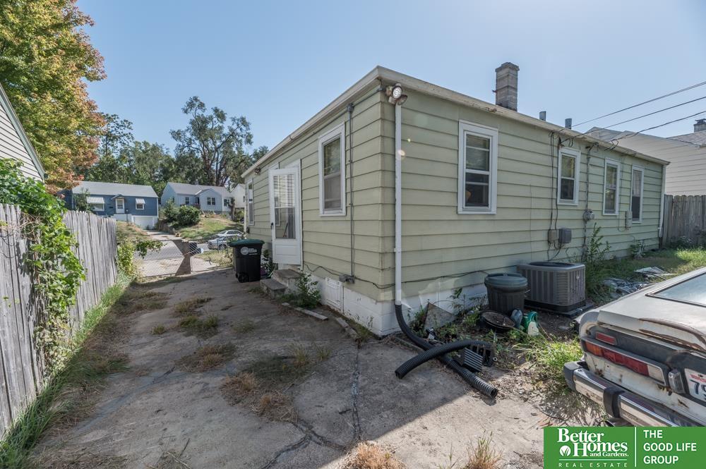 6748 N 33 Street