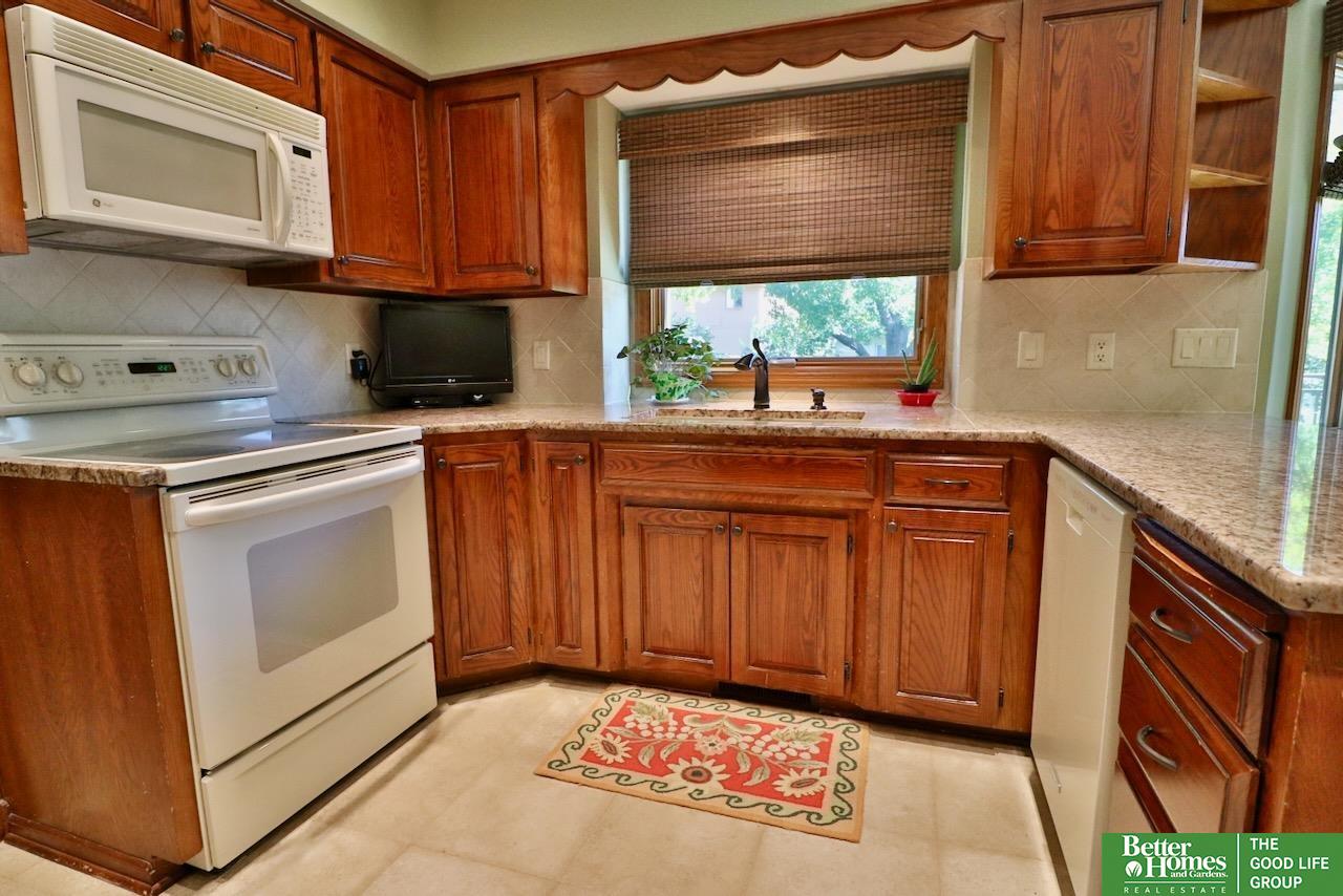 2211 S 117th Circle