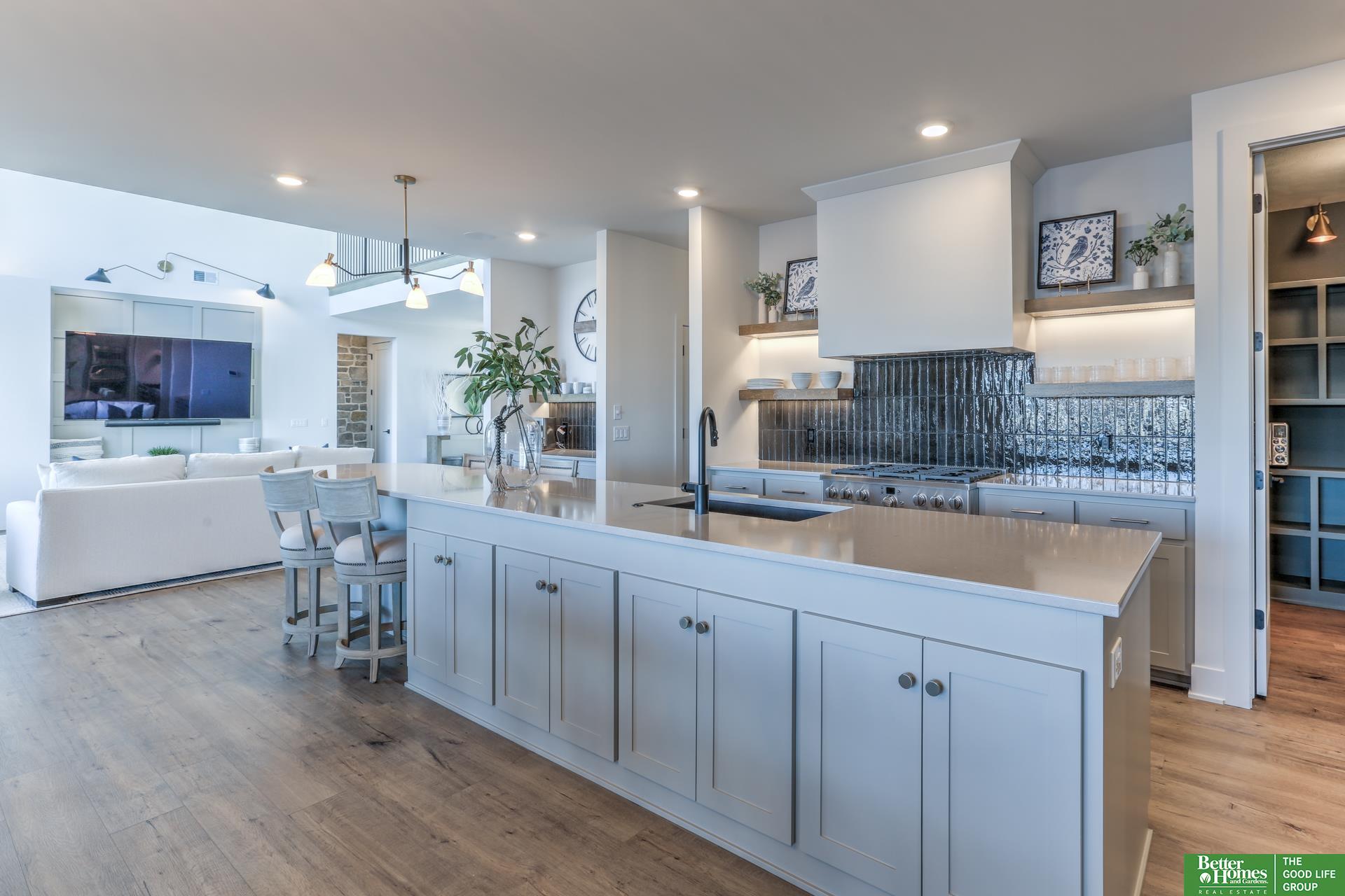 28542 Jessie Circle