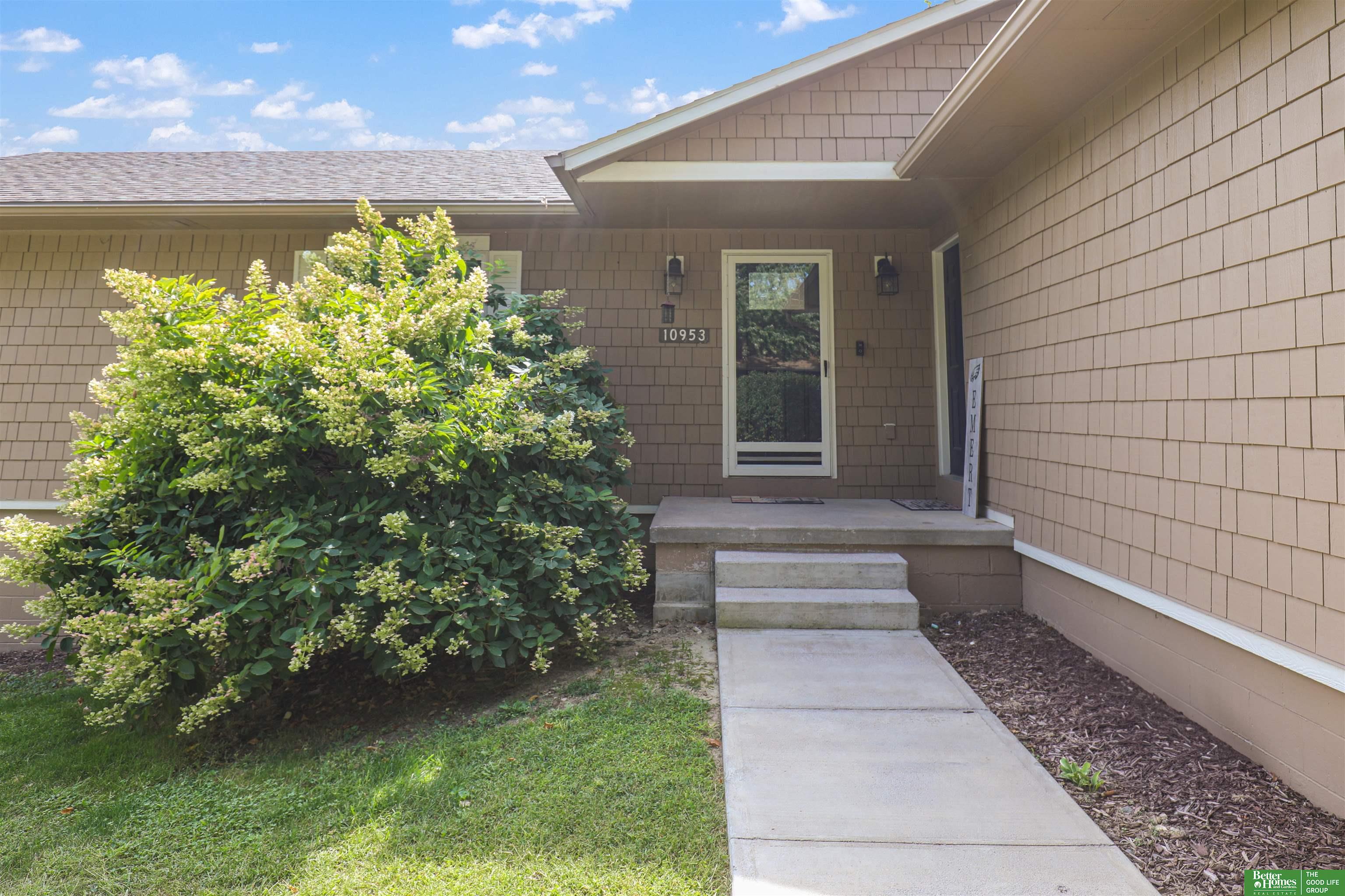 10953 Arrowhead Drive