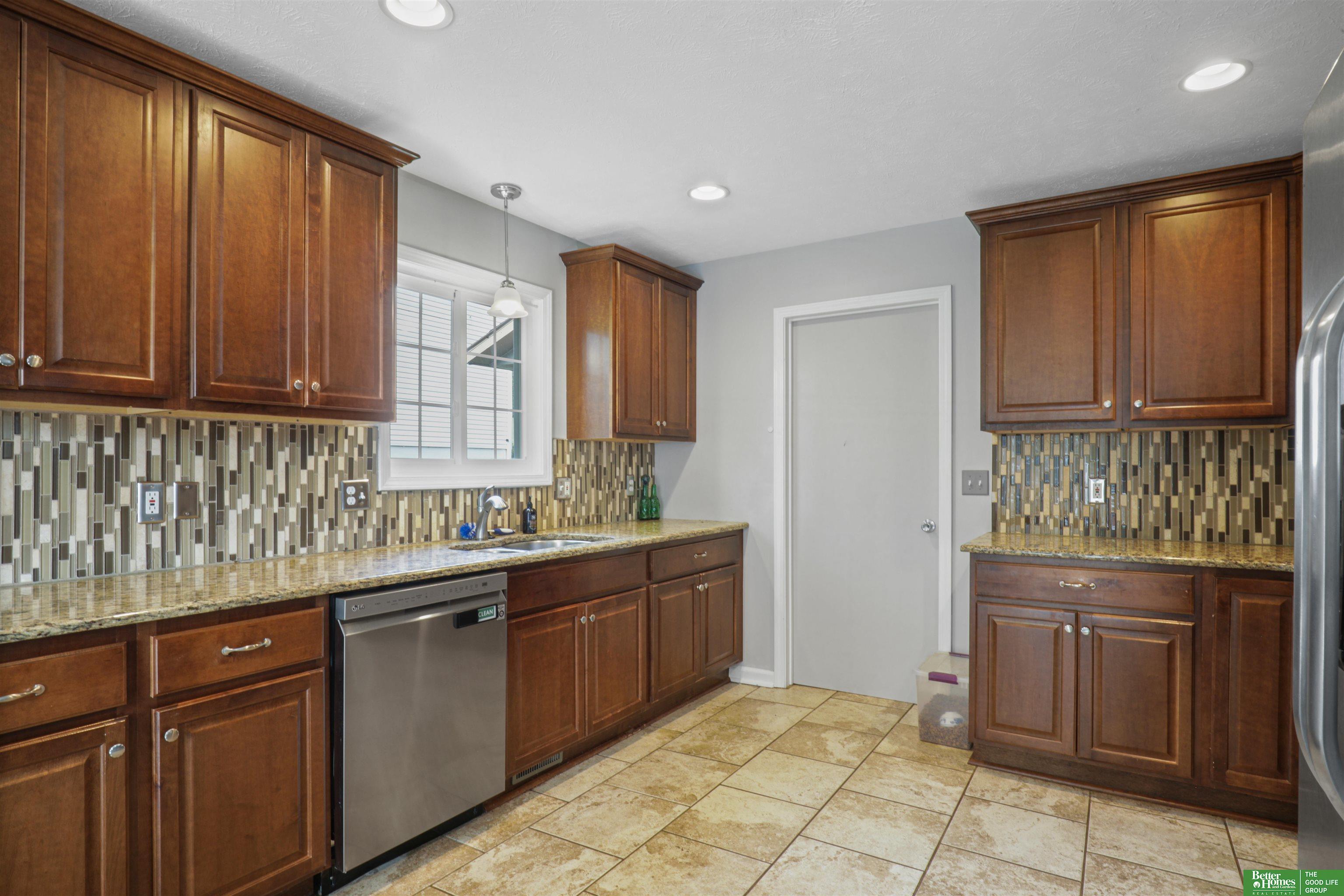 10953 Arrowhead Drive