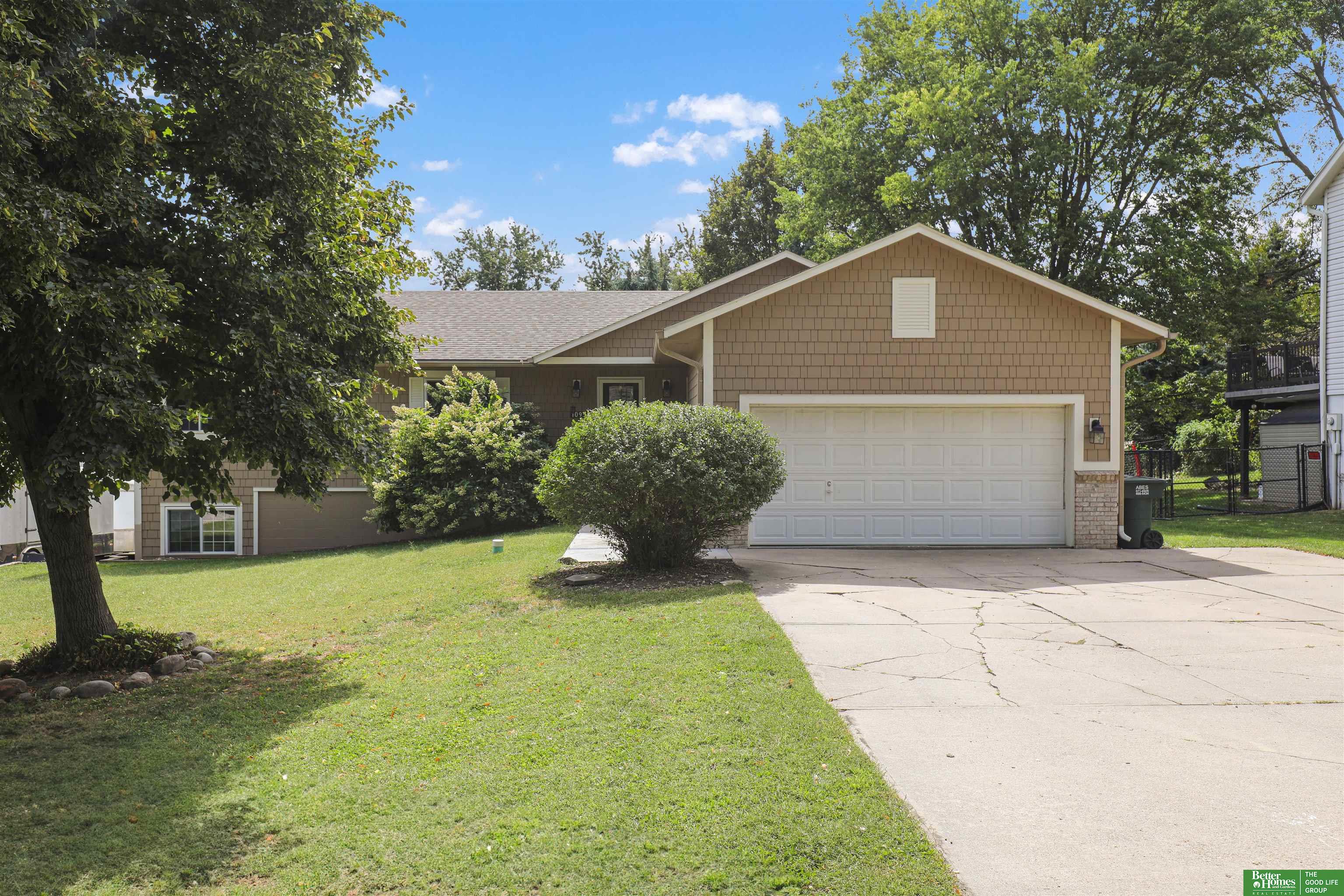 10953 Arrowhead Drive
