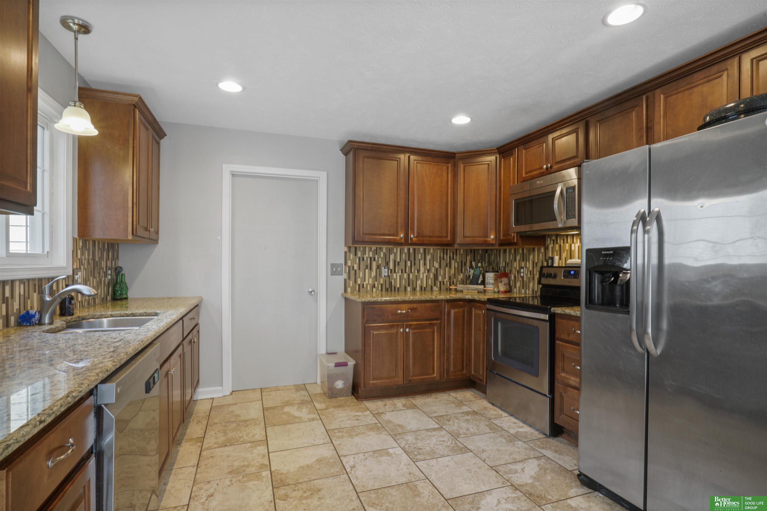 10953 Arrowhead Drive