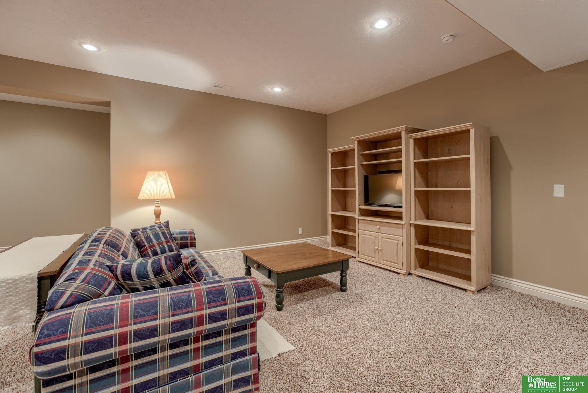 7607 Overview Street