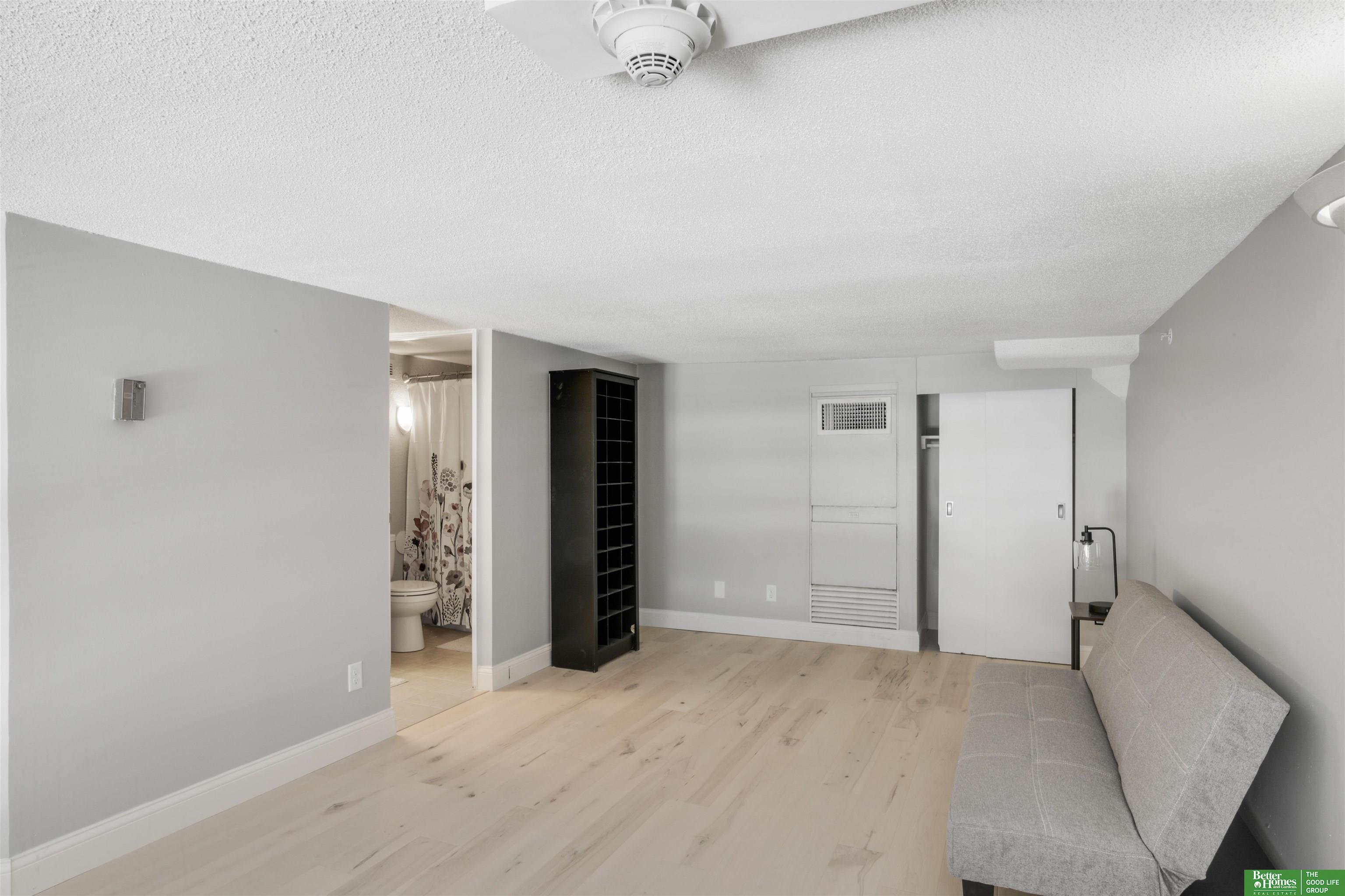 3000 Farnam Street # 6M
