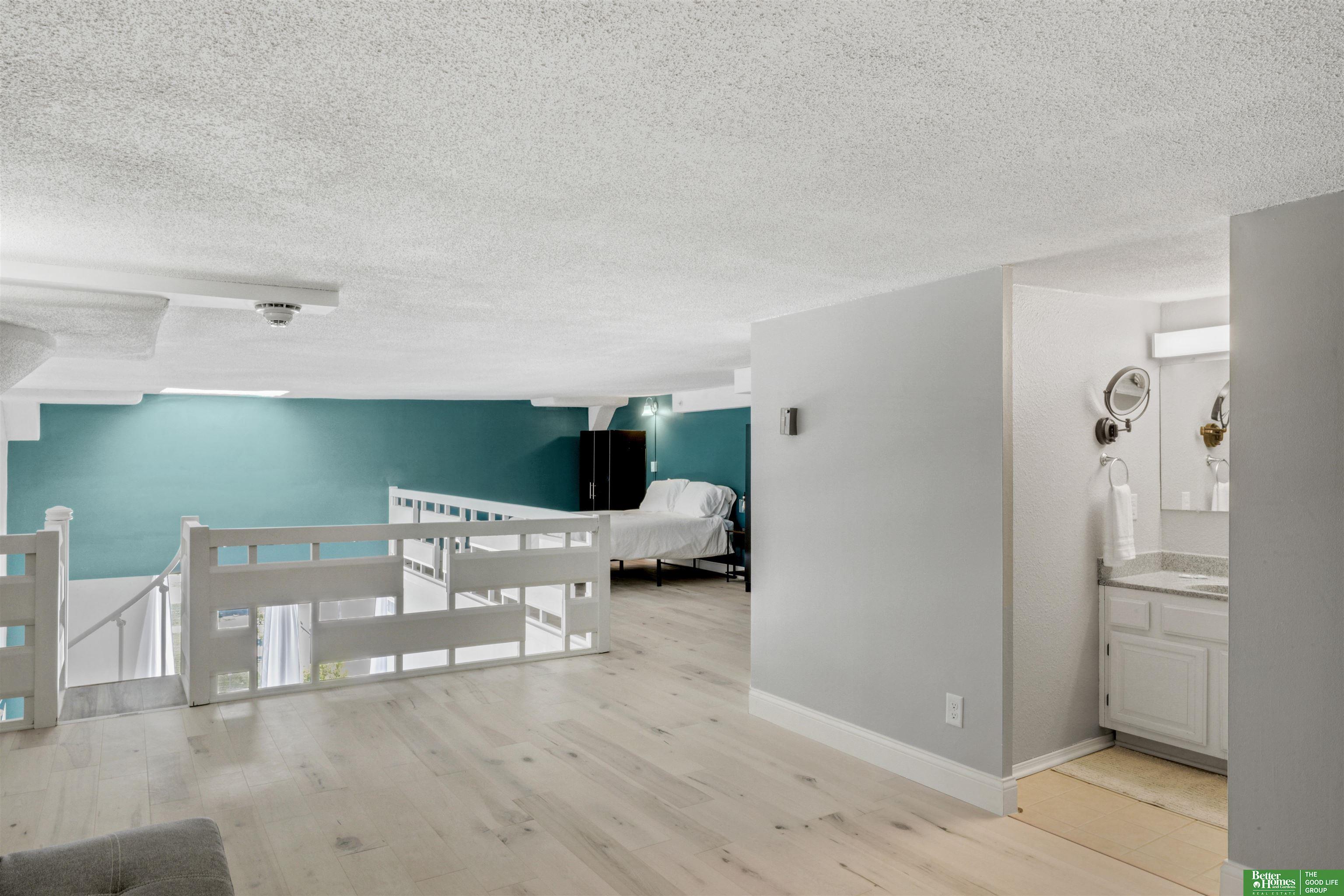3000 Farnam Street # 6M