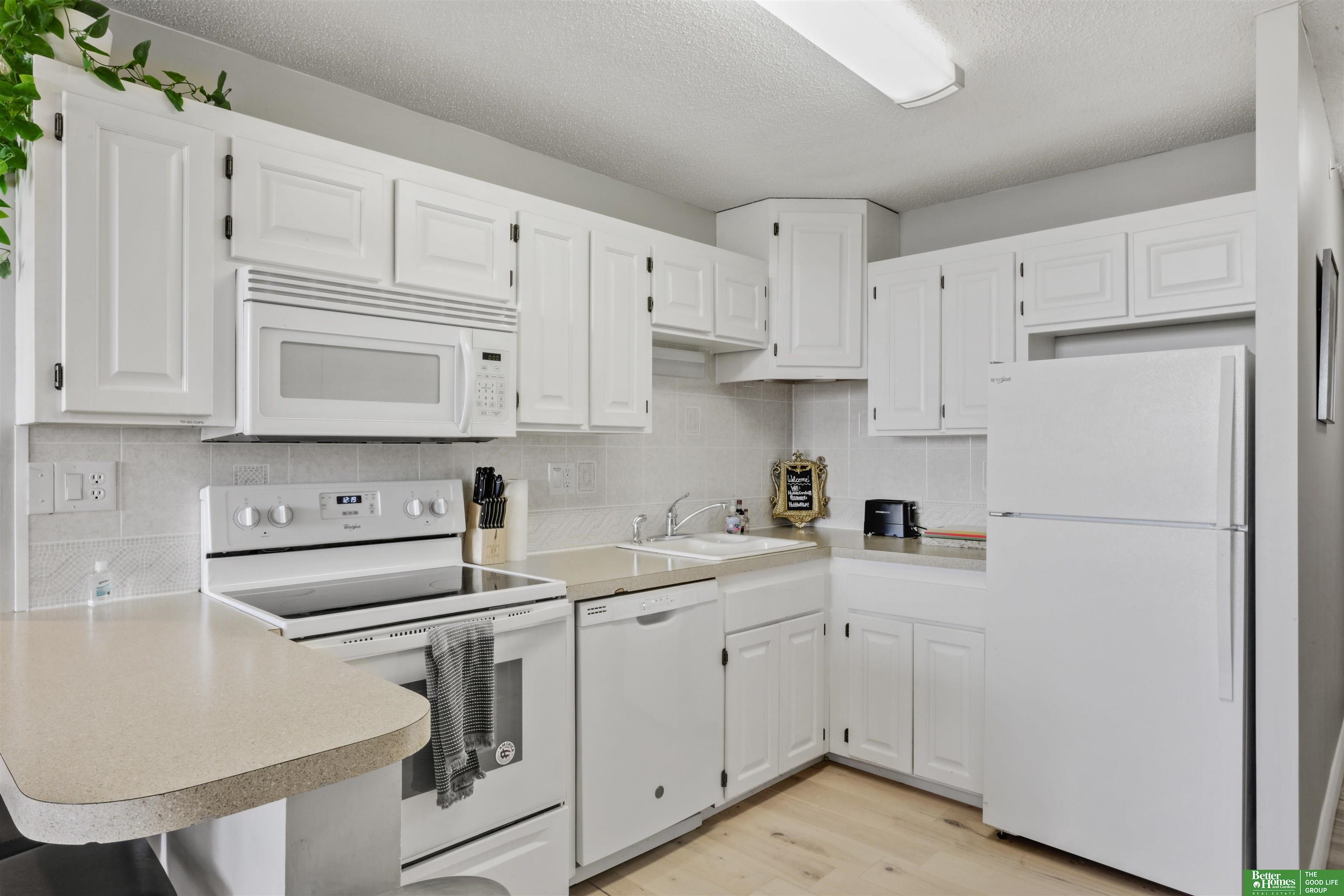 3000 Farnam Street # 6M