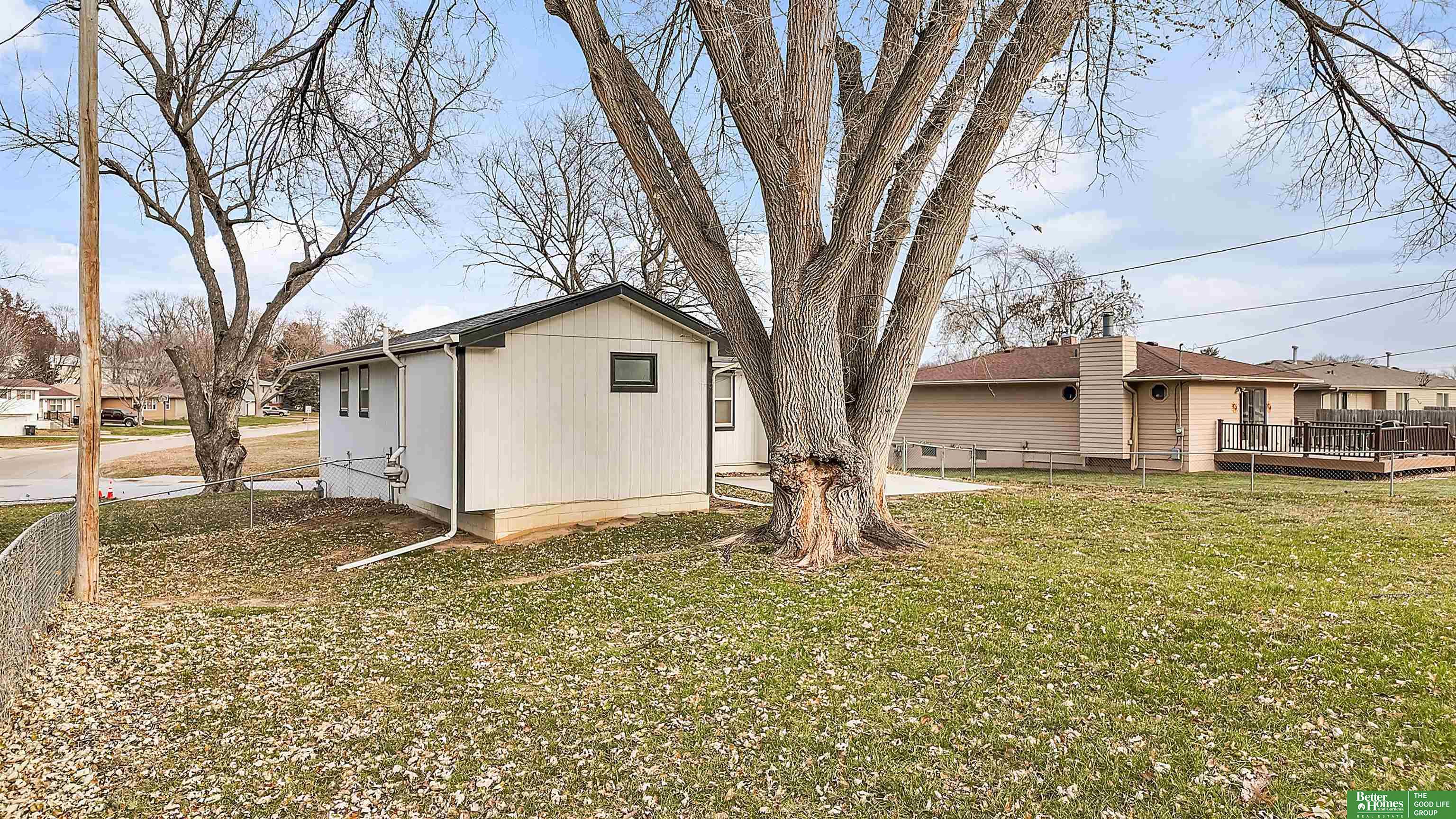 5106 Oaks Lane