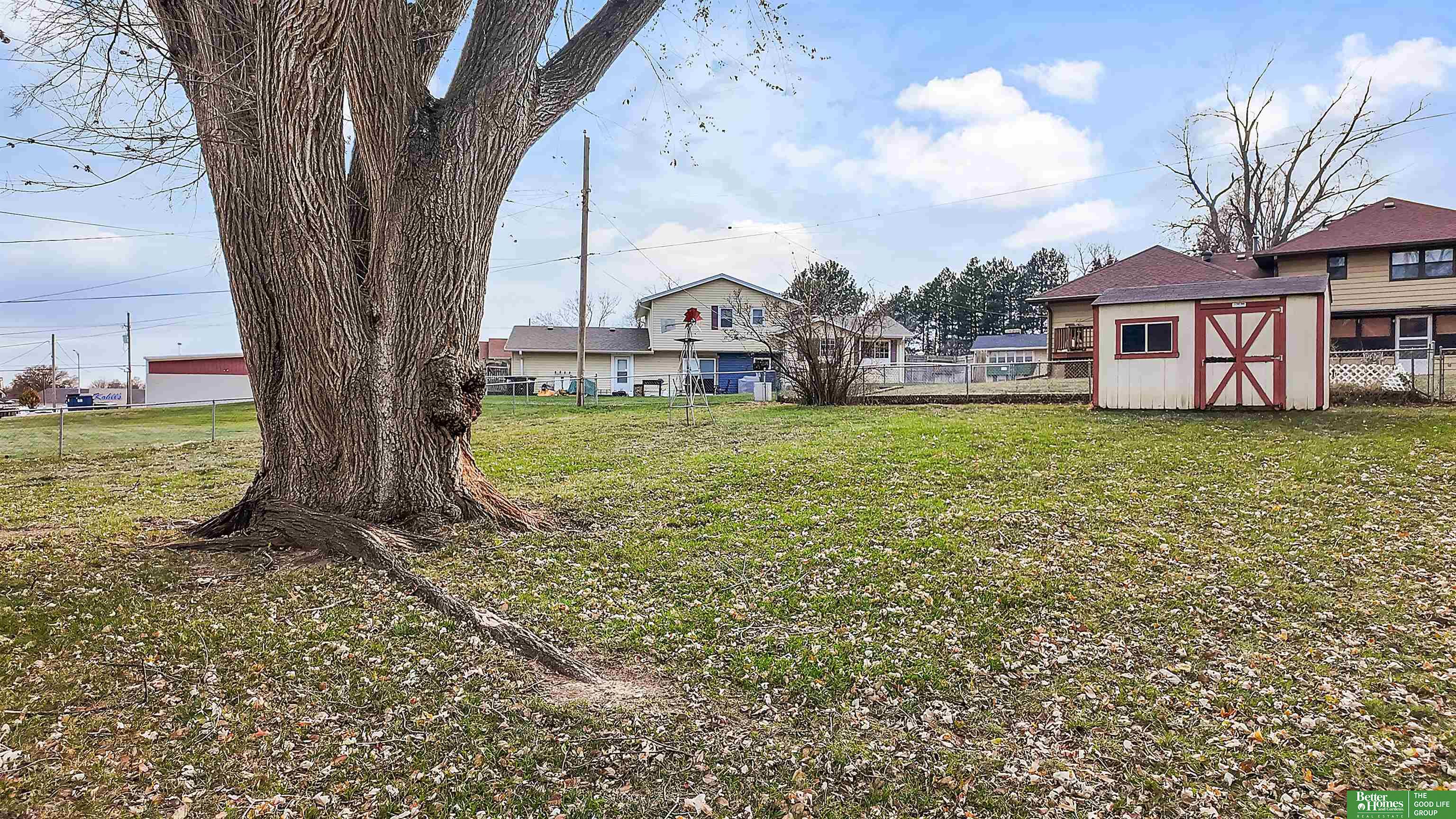 5106 Oaks Lane