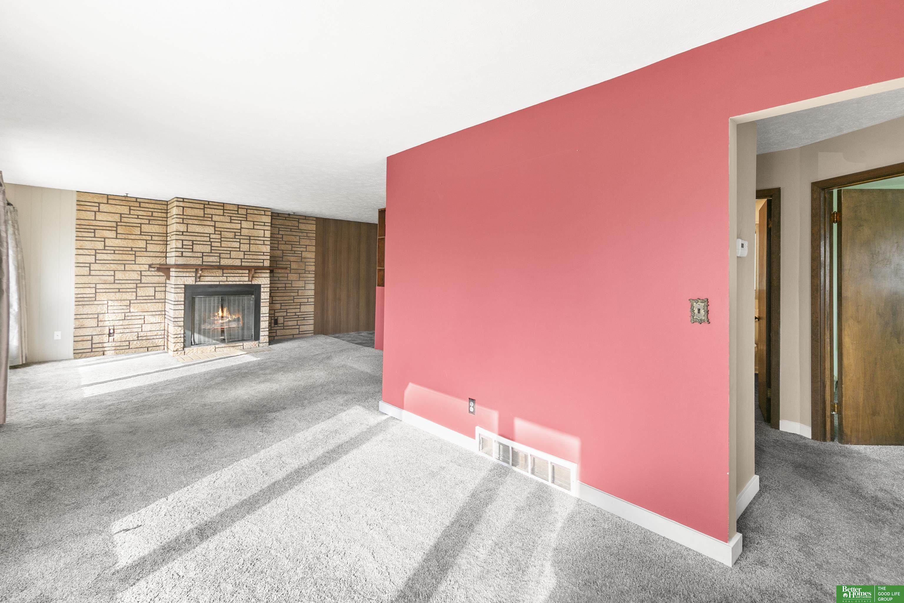 542 E 4th Street