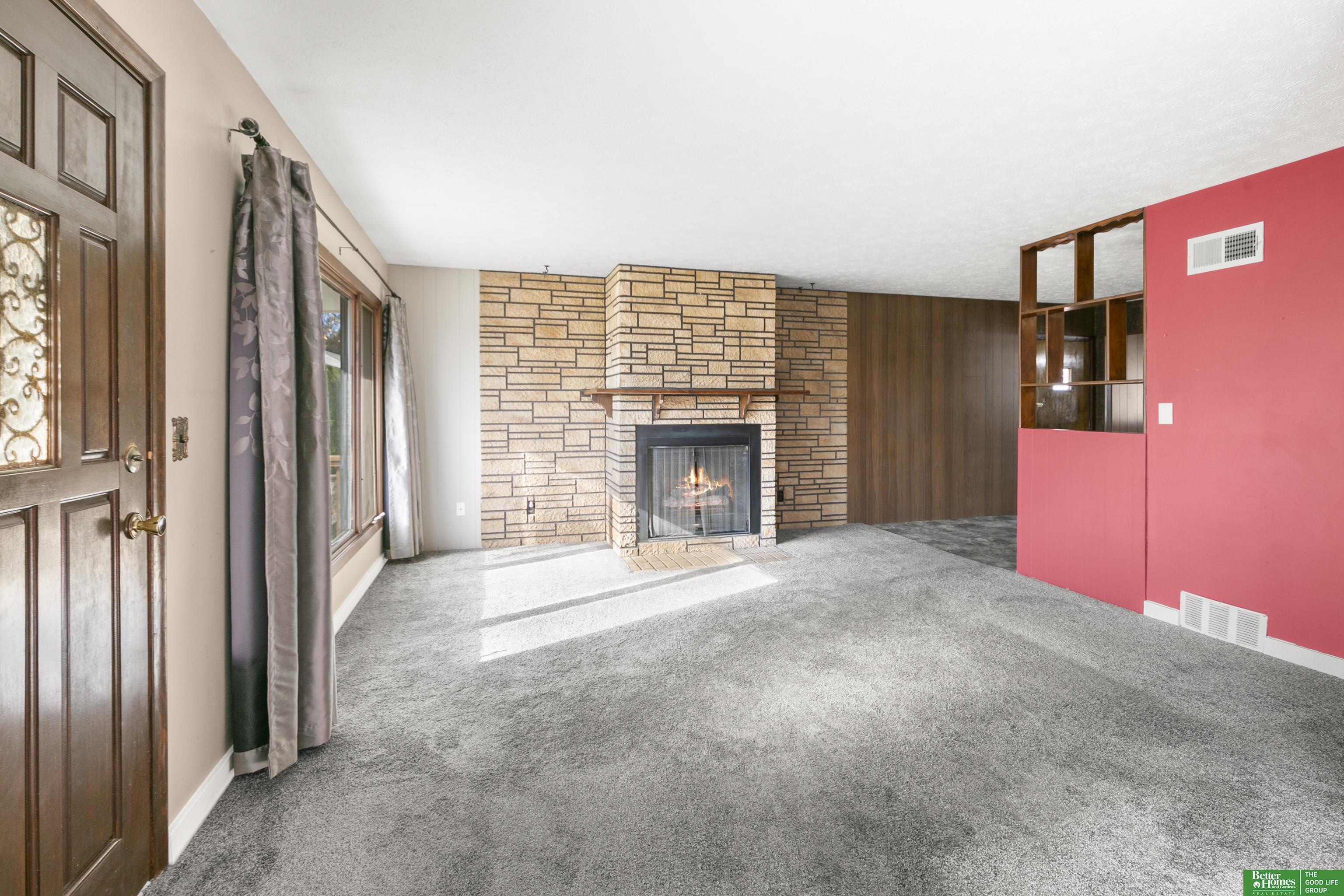 542 E 4th Street