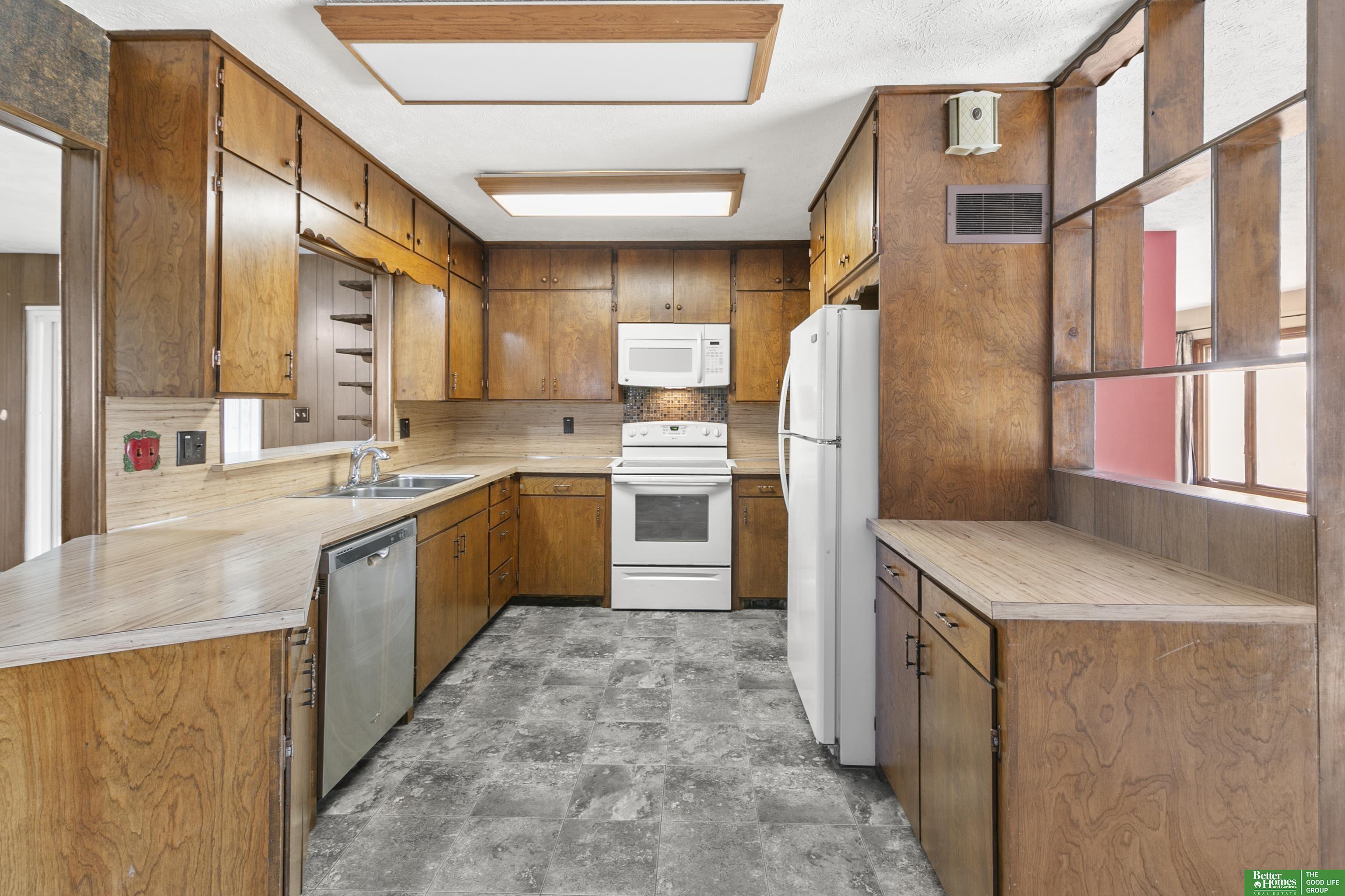 542 E 4th Street