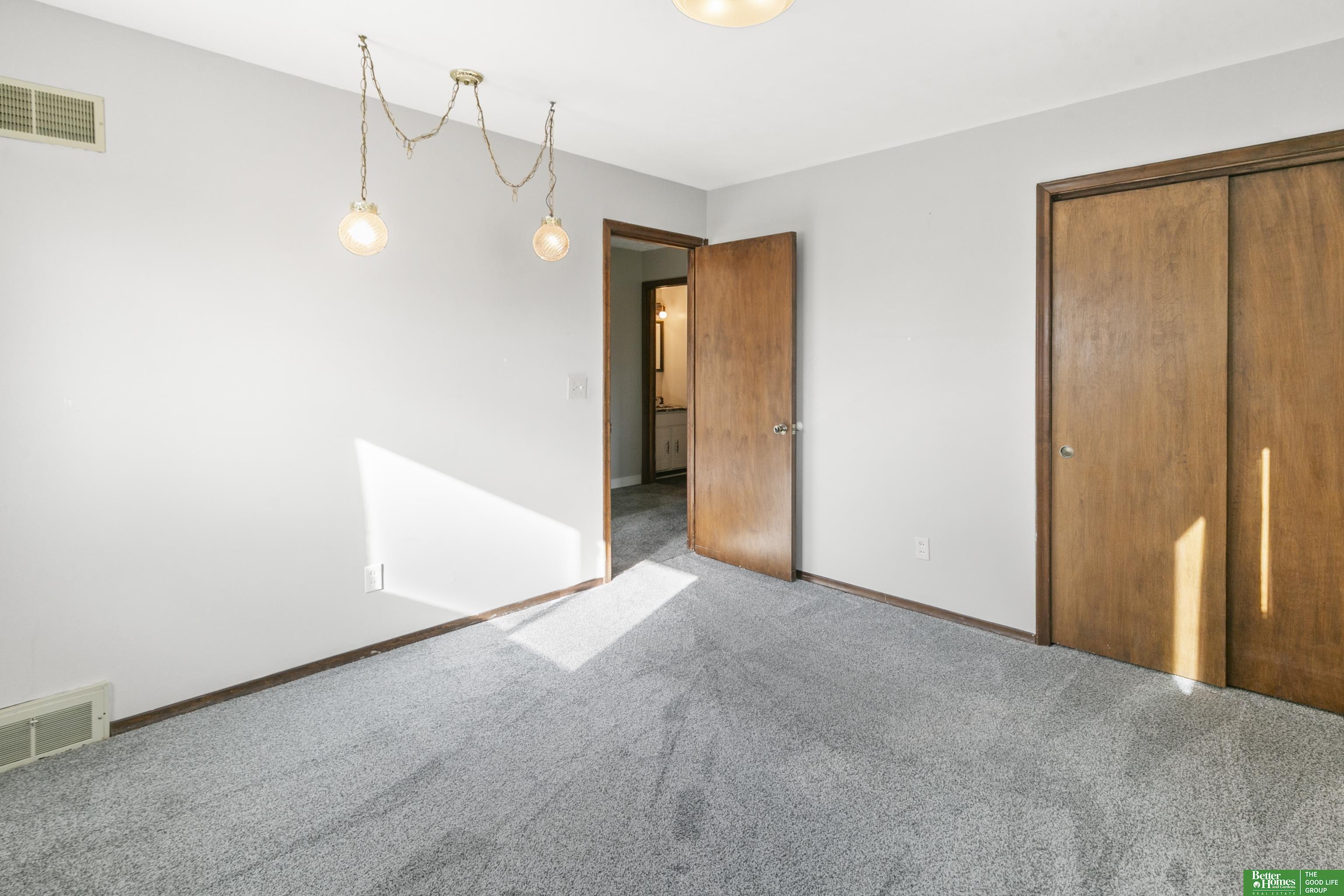 542 E 4th Street