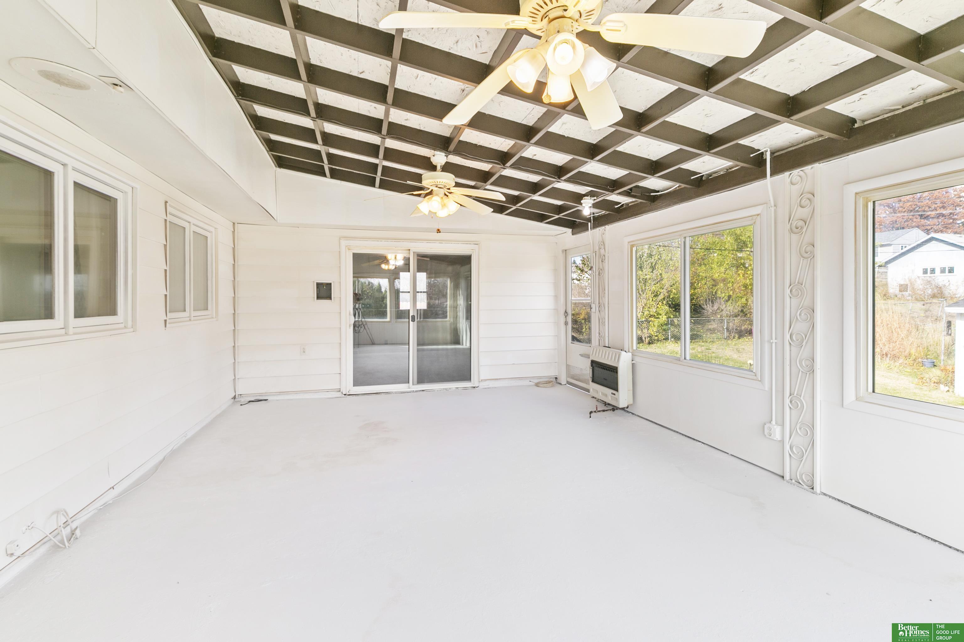 542 E 4th Street
