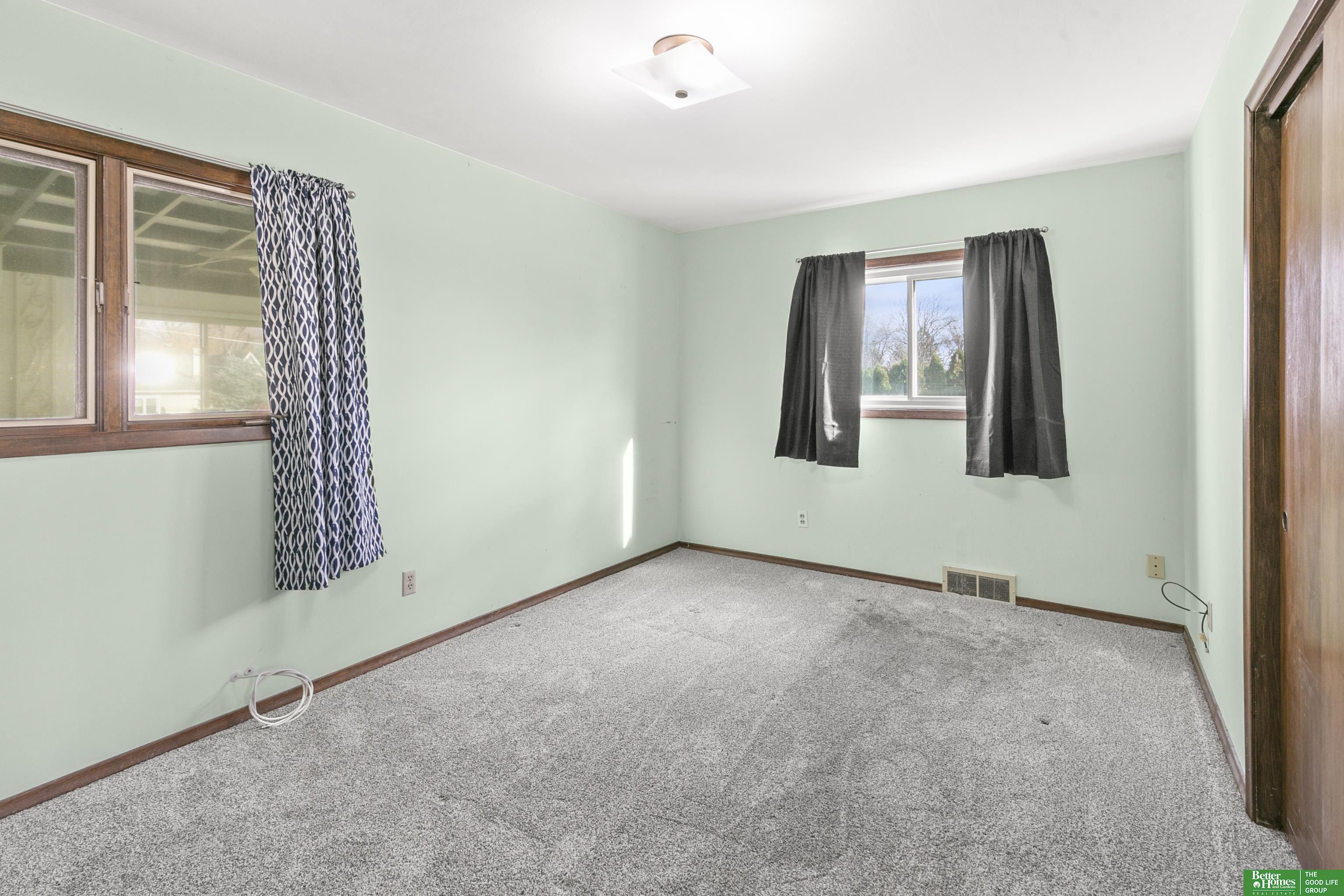 542 E 4th Street