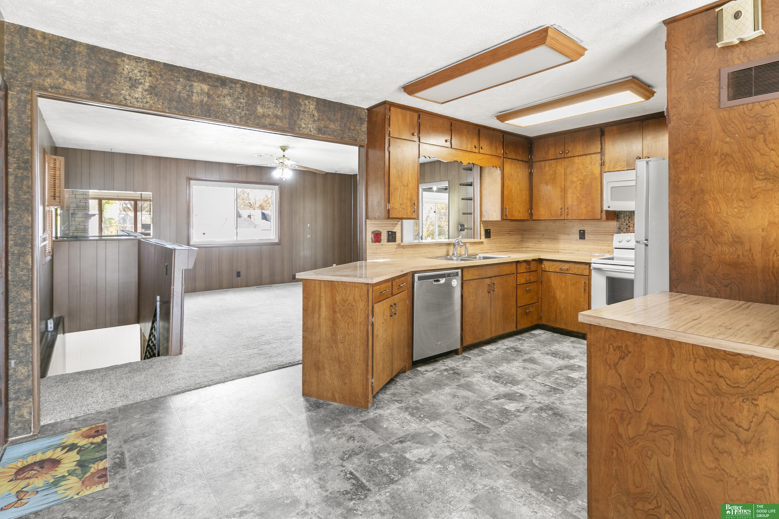 542 E 4th Street