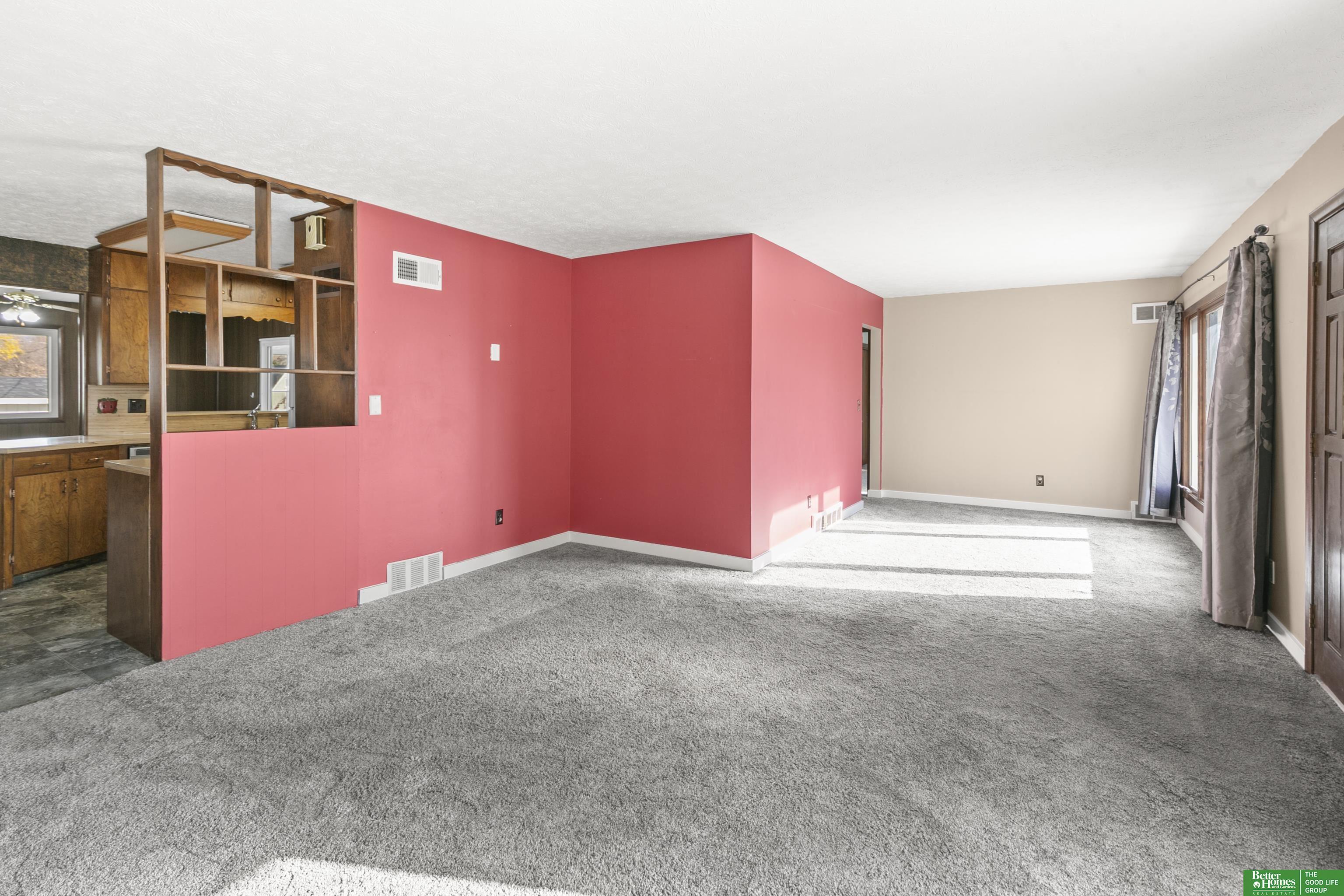 542 E 4th Street