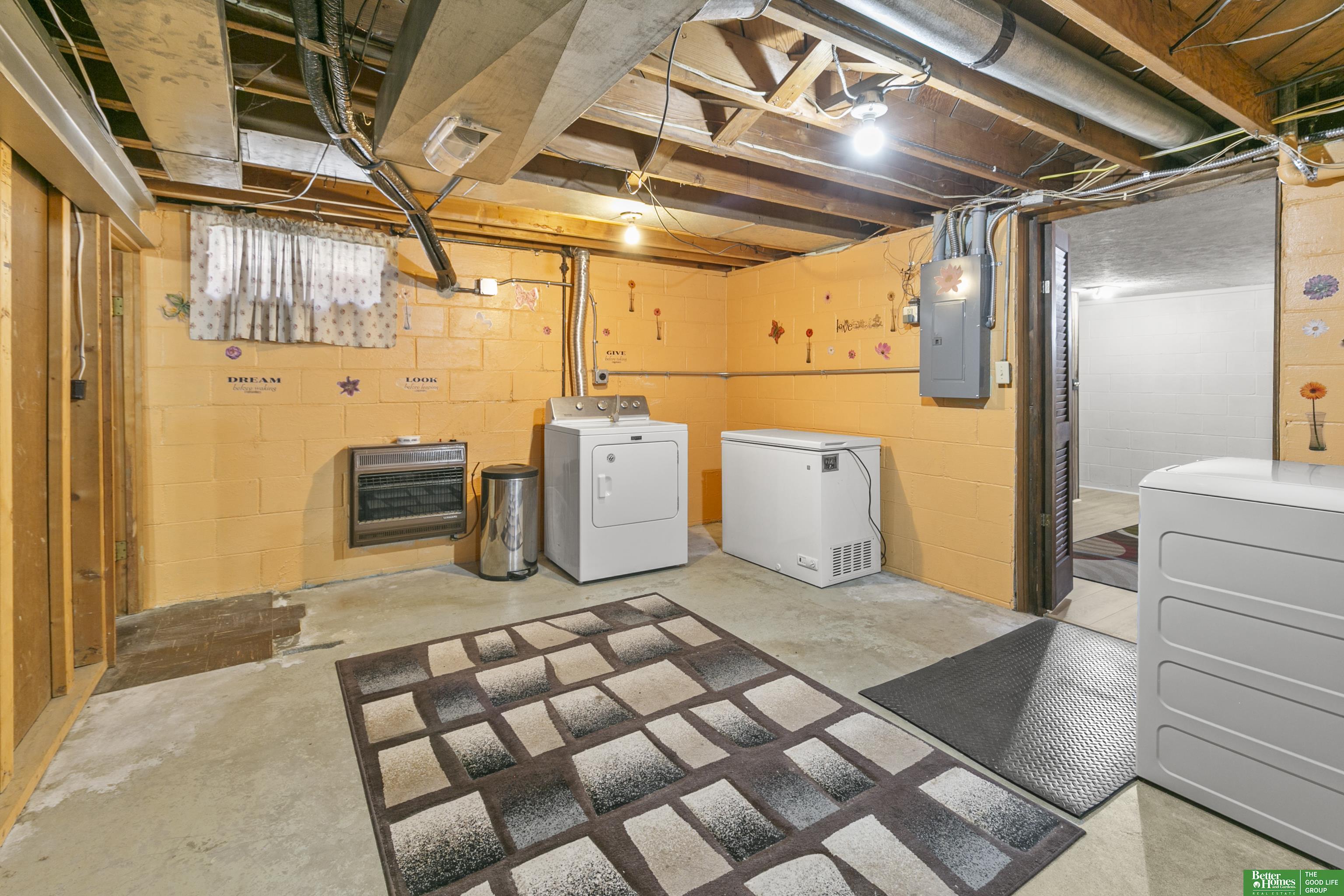 542 E 4th Street