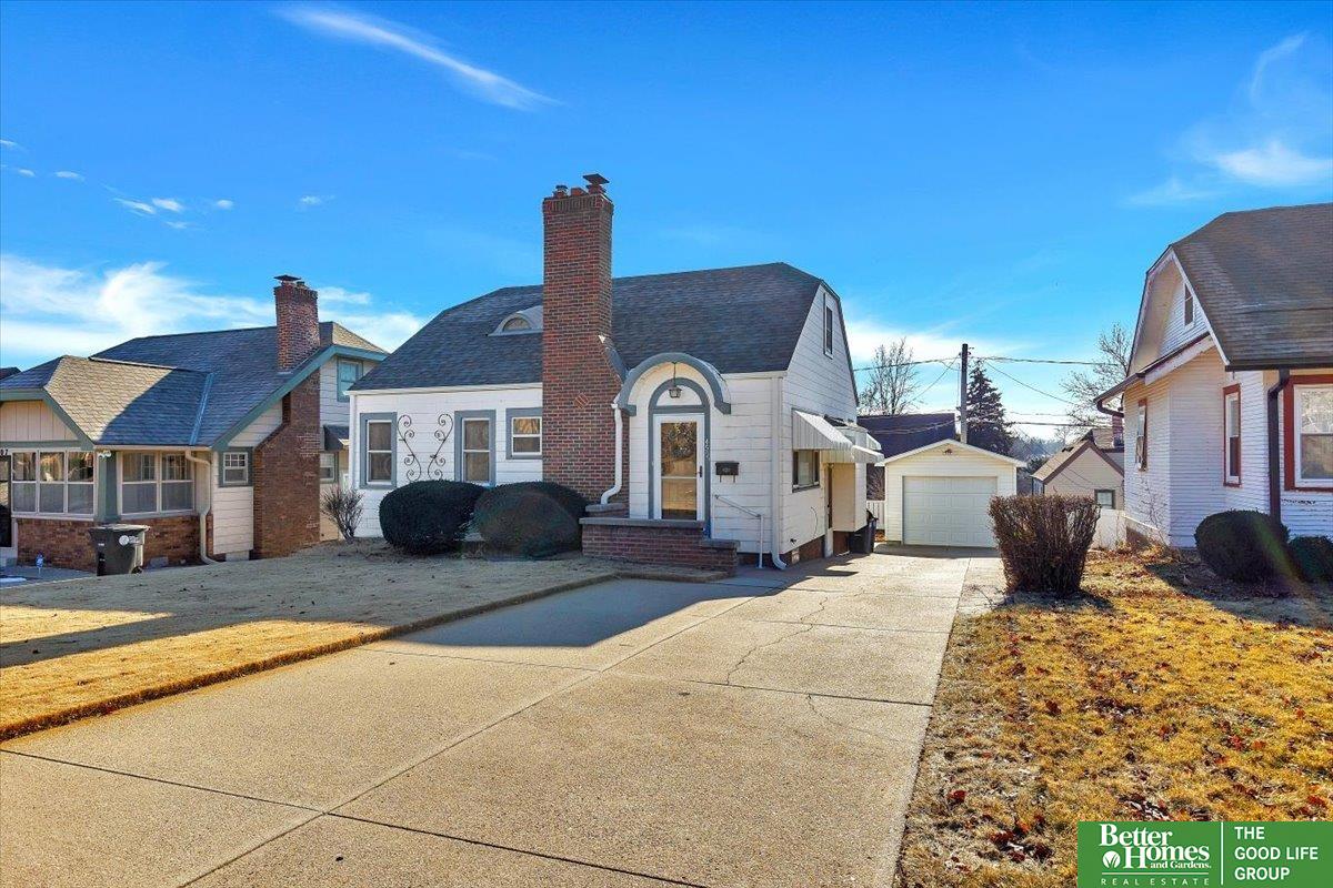 4509 Walnut Street