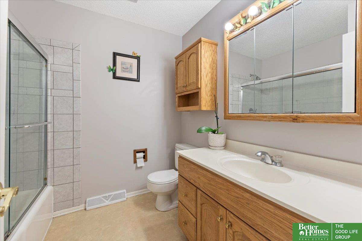 6023 S 149th Street
