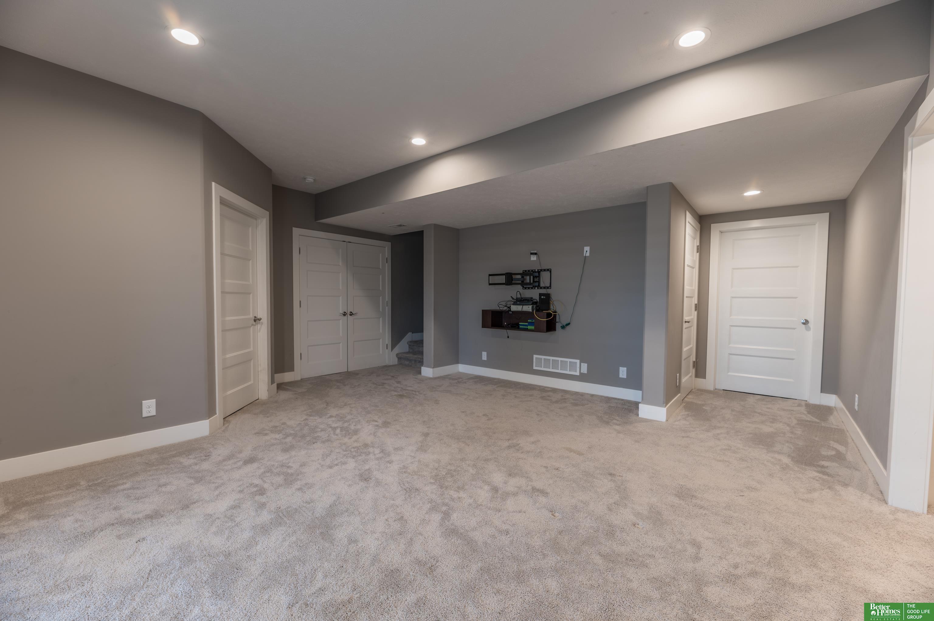 2602 Fountain Circle