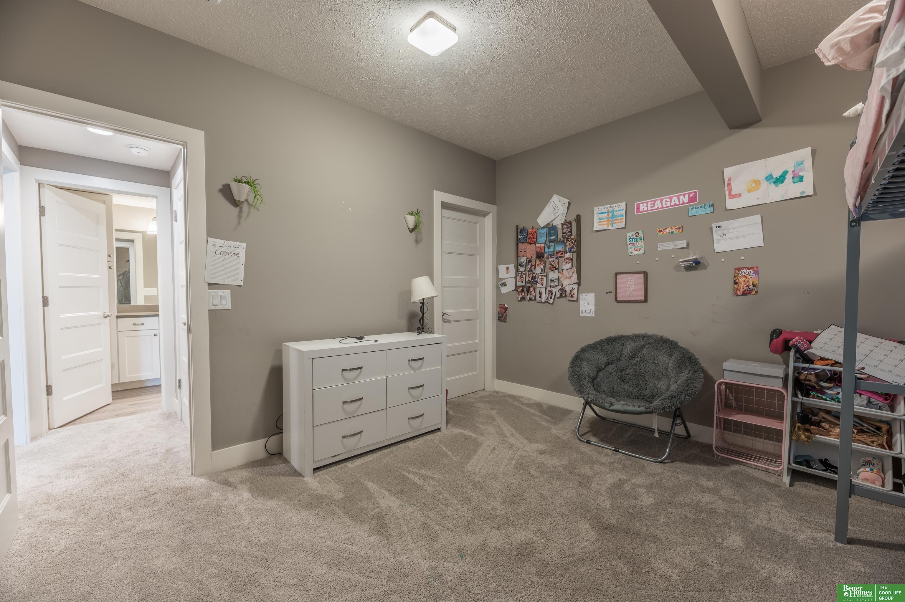 2602 Fountain Circle