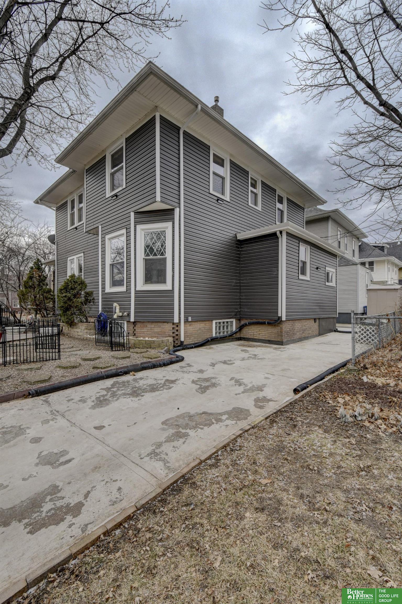 3554 Woolworth Avenue
