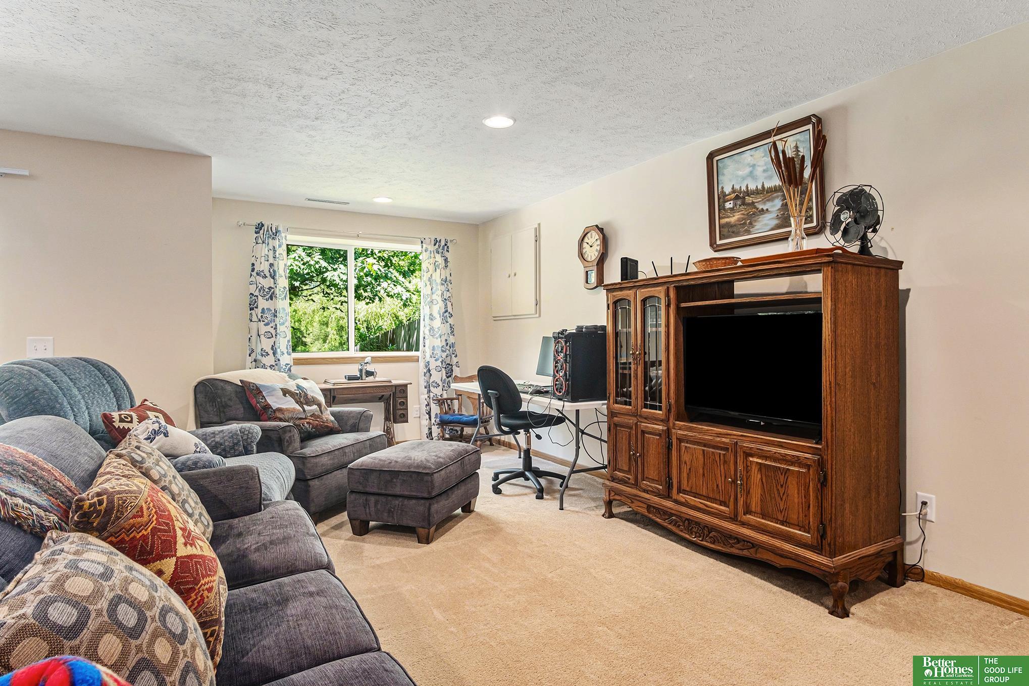 6010 S 190 Terrace