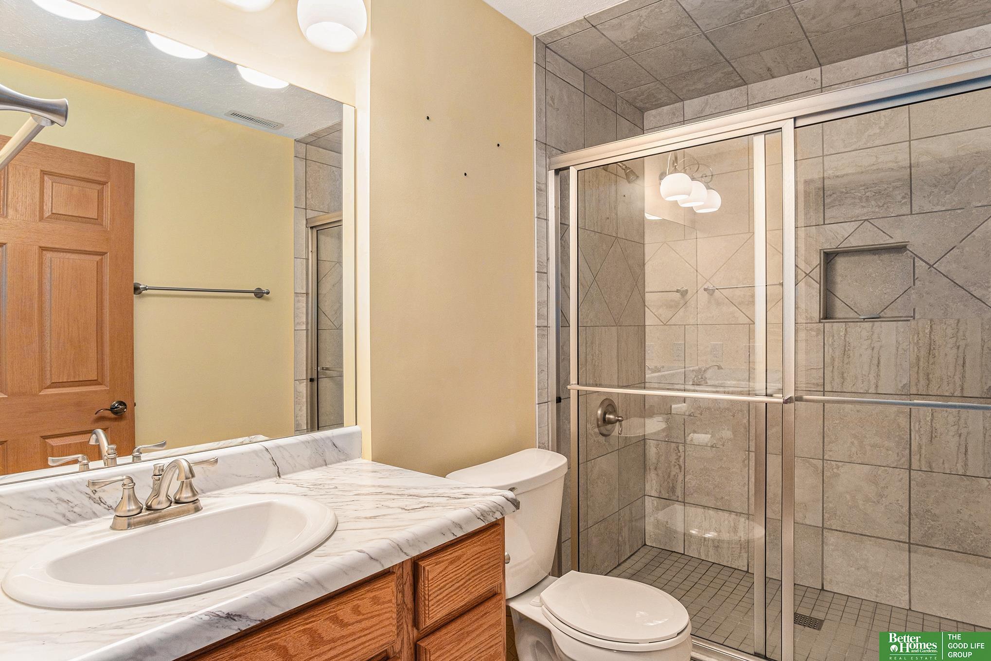 6010 S 190 Terrace