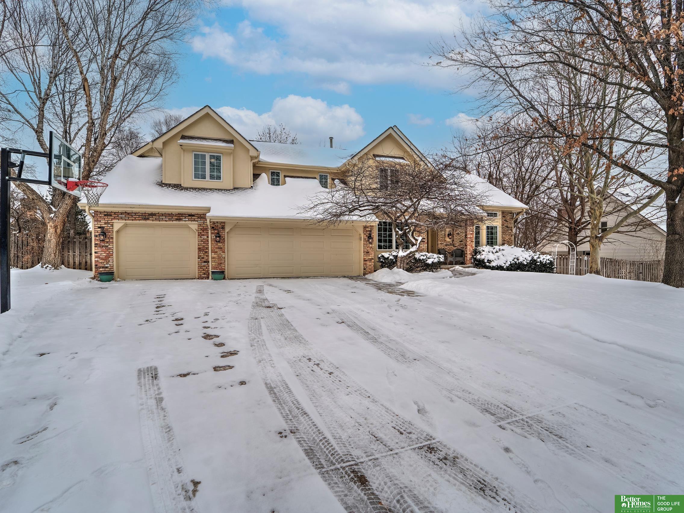 16112 Ontario Circle