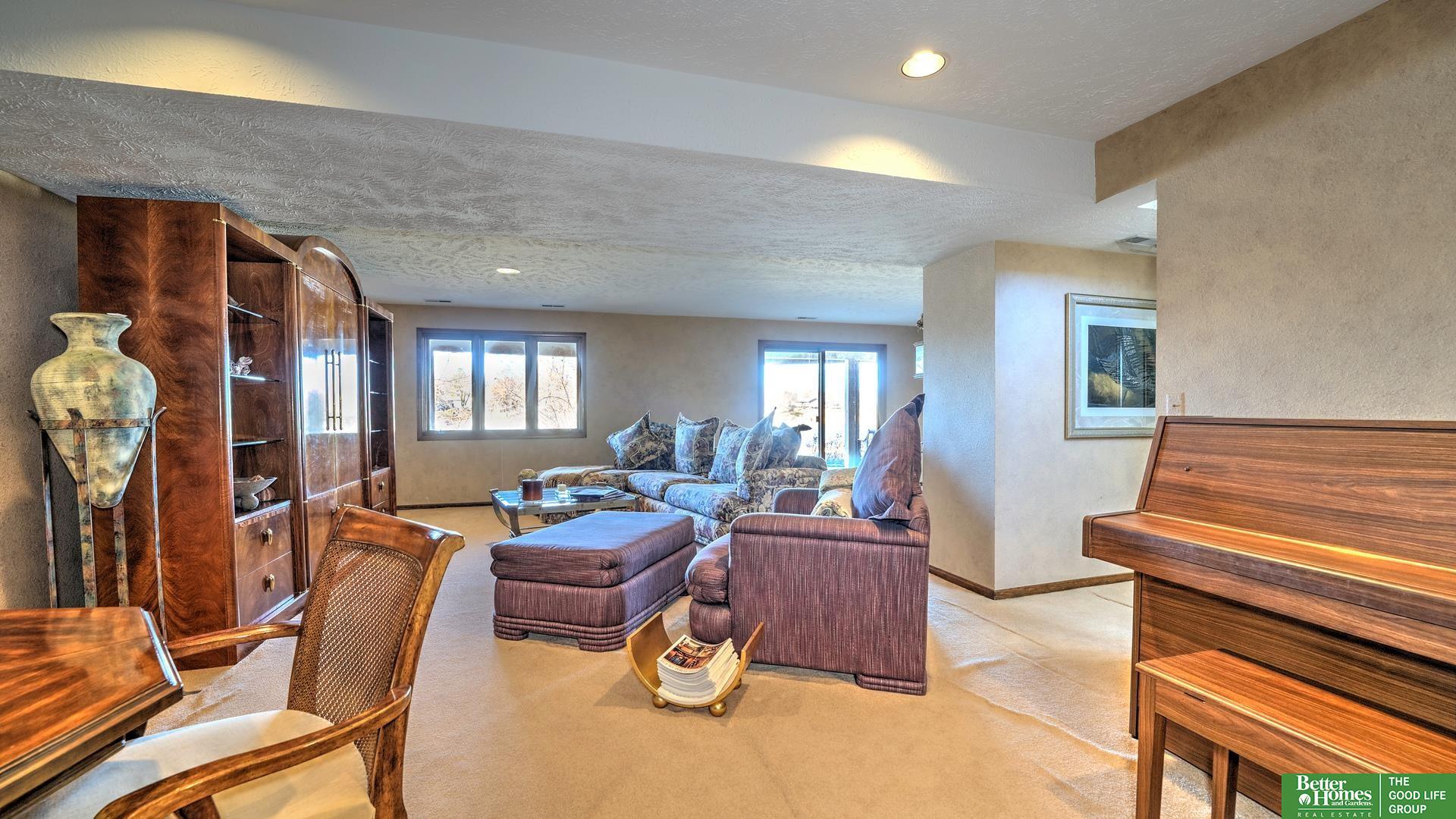 12328 Rose Lane