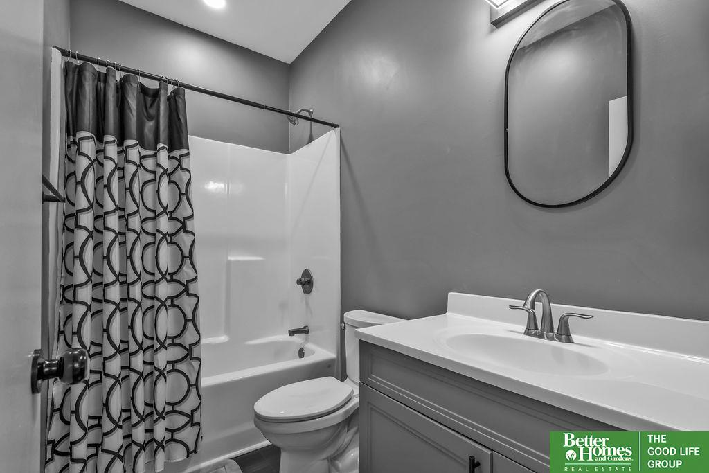 2113 Ridgeway Drive