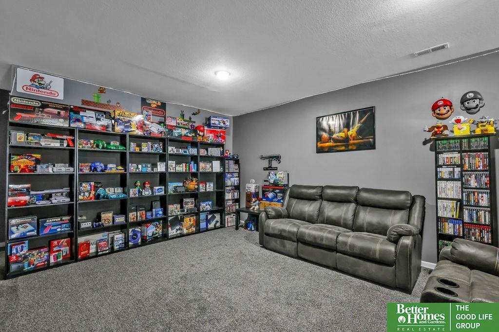 2113 Ridgeway Drive
