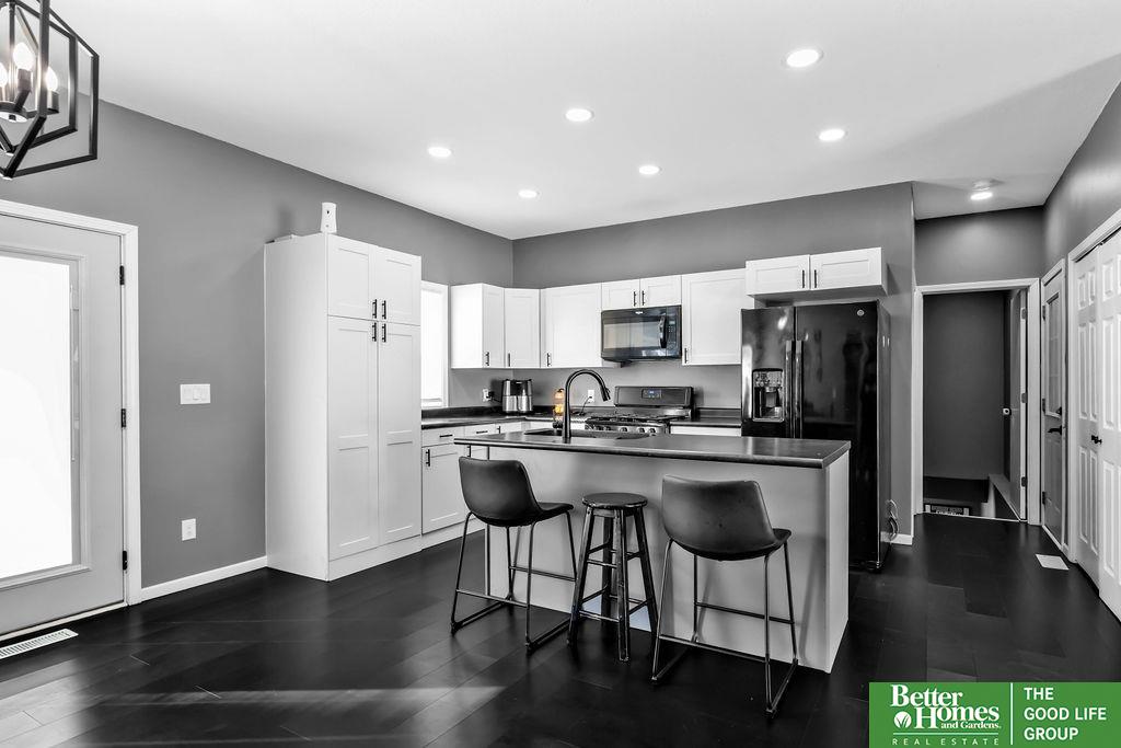 2113 Ridgeway Drive
