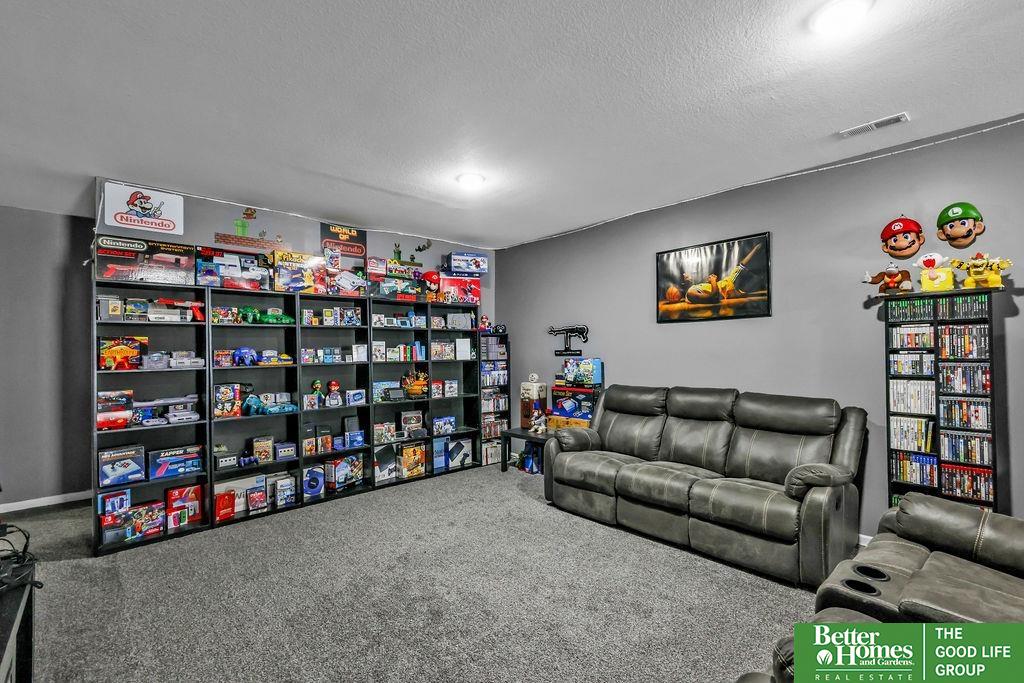 2113 Ridgeway Drive