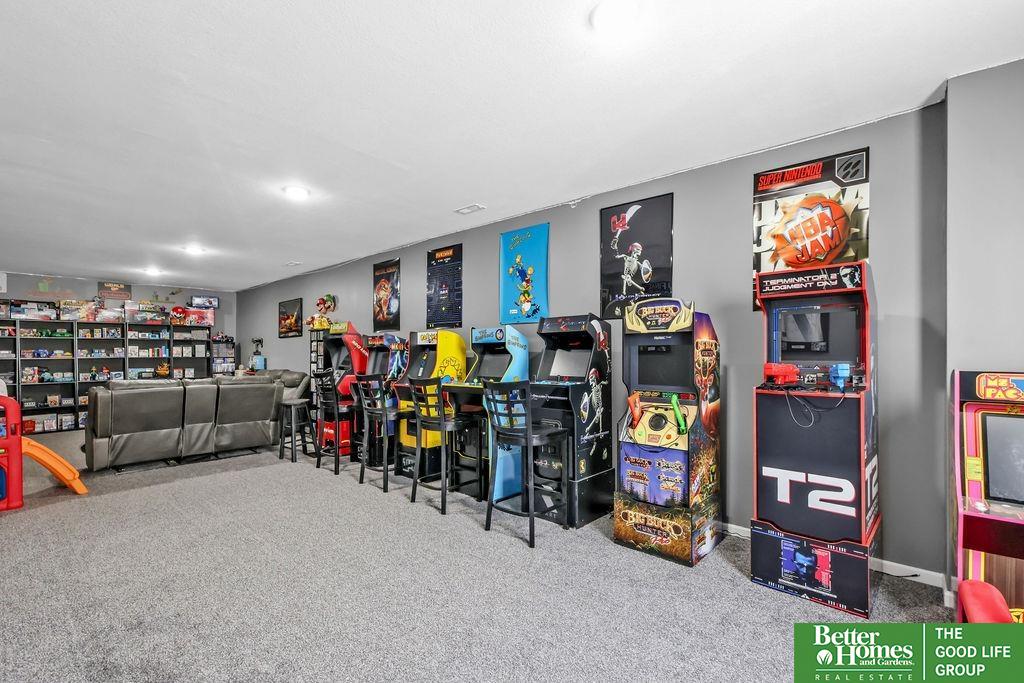 2113 Ridgeway Drive