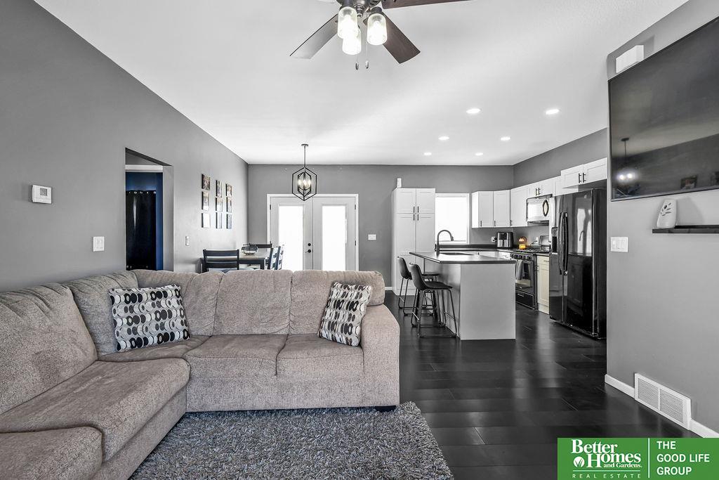 2113 Ridgeway Drive