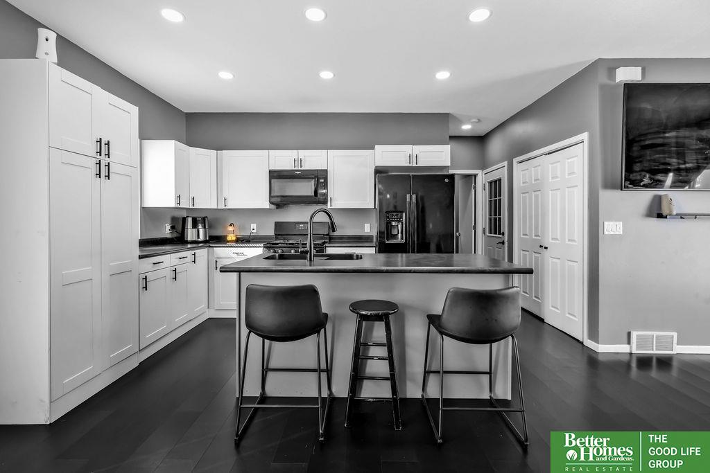 2113 Ridgeway Drive