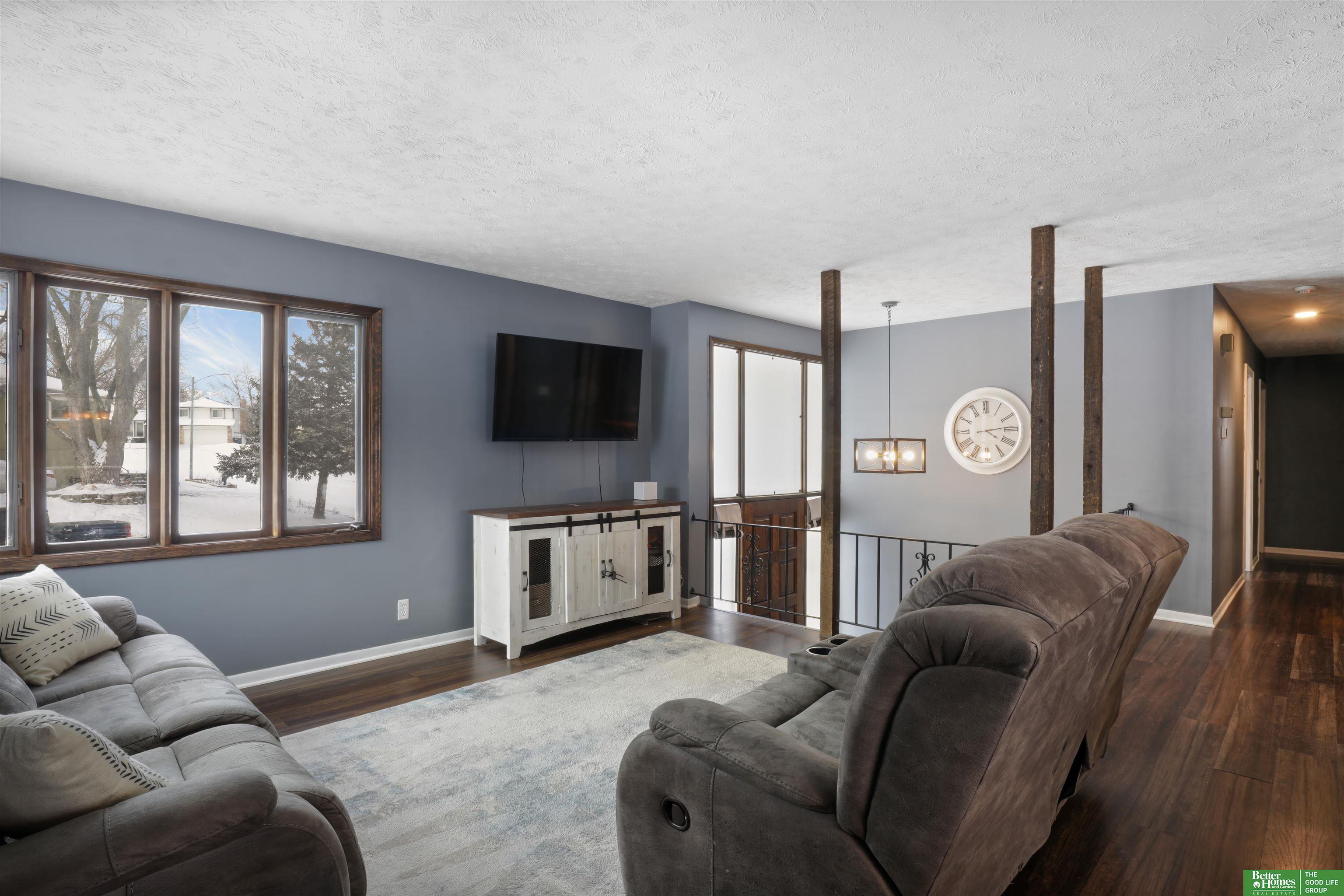2523 N 121 Circle