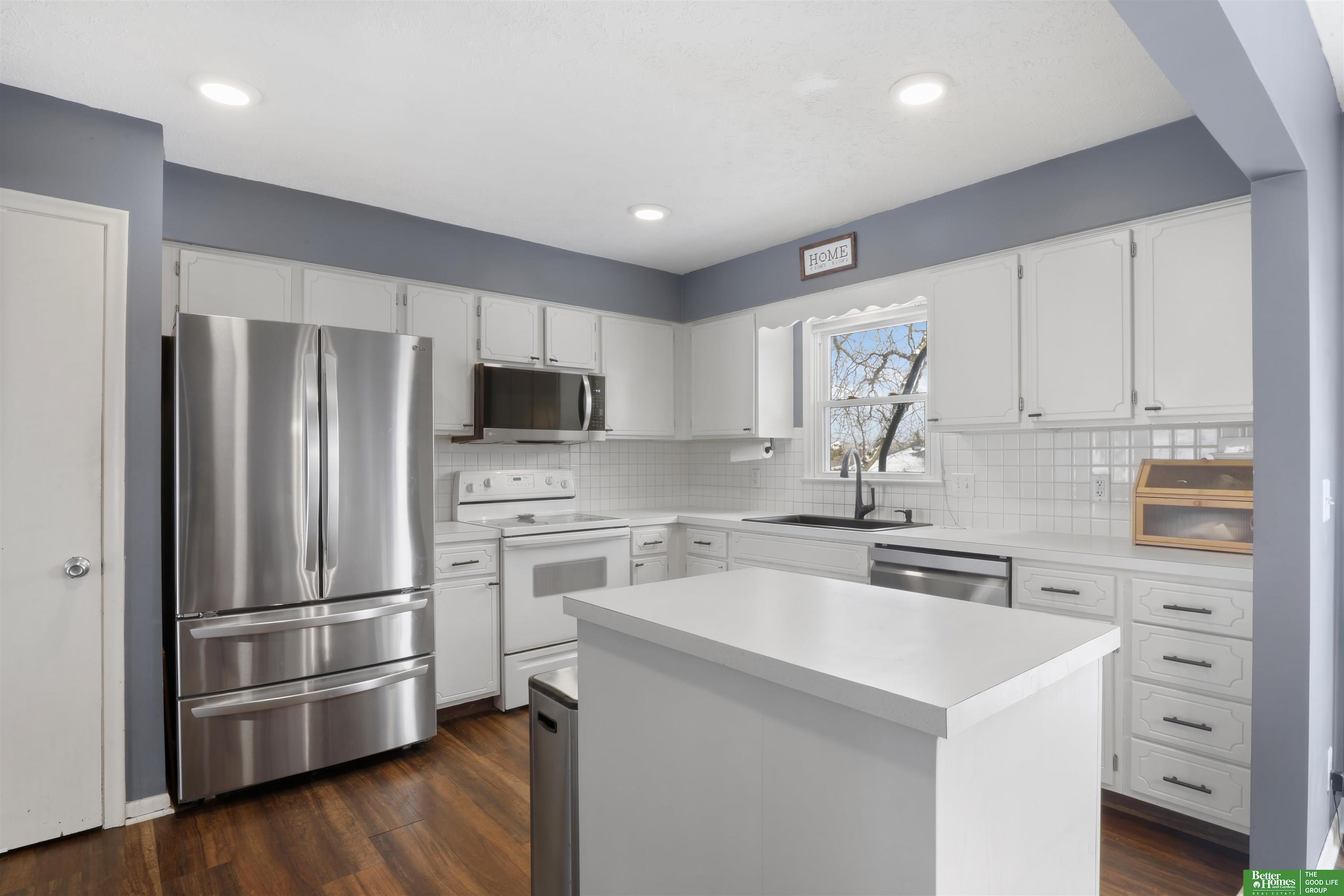 2523 N 121 Circle