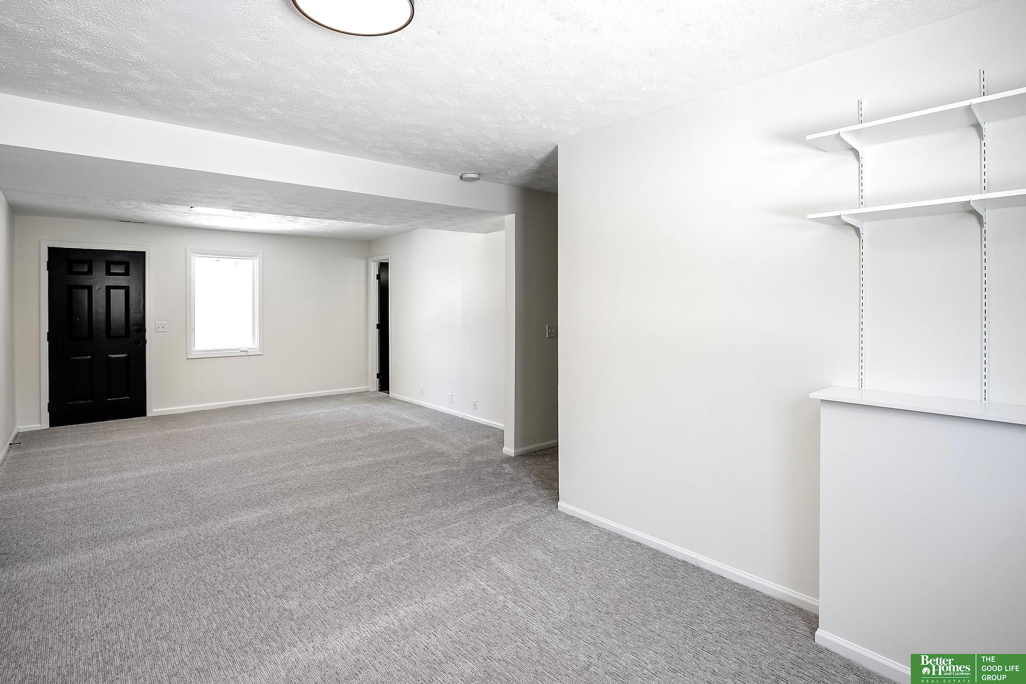 2536 S 153 Circle