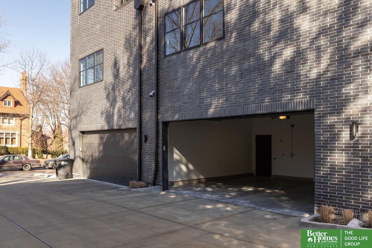 3759 Dewey Street