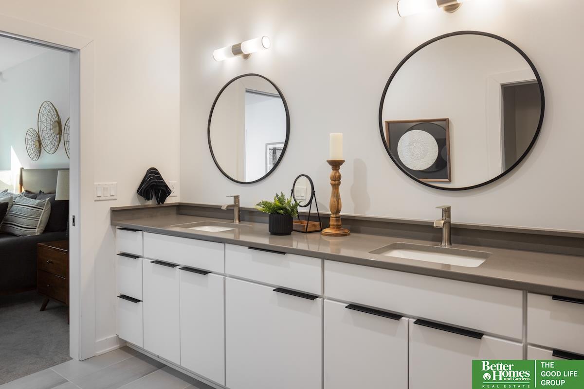 3759 Dewey Street