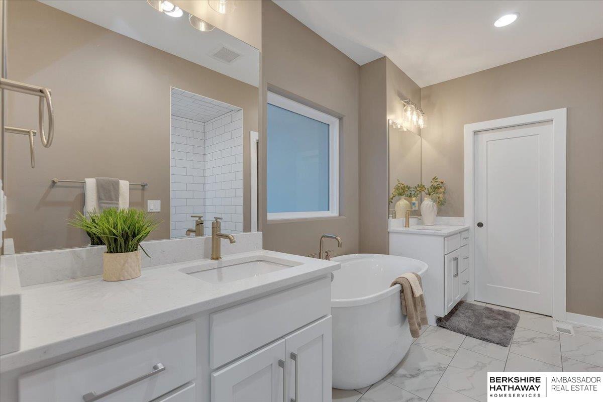 175 N 10th Avenue