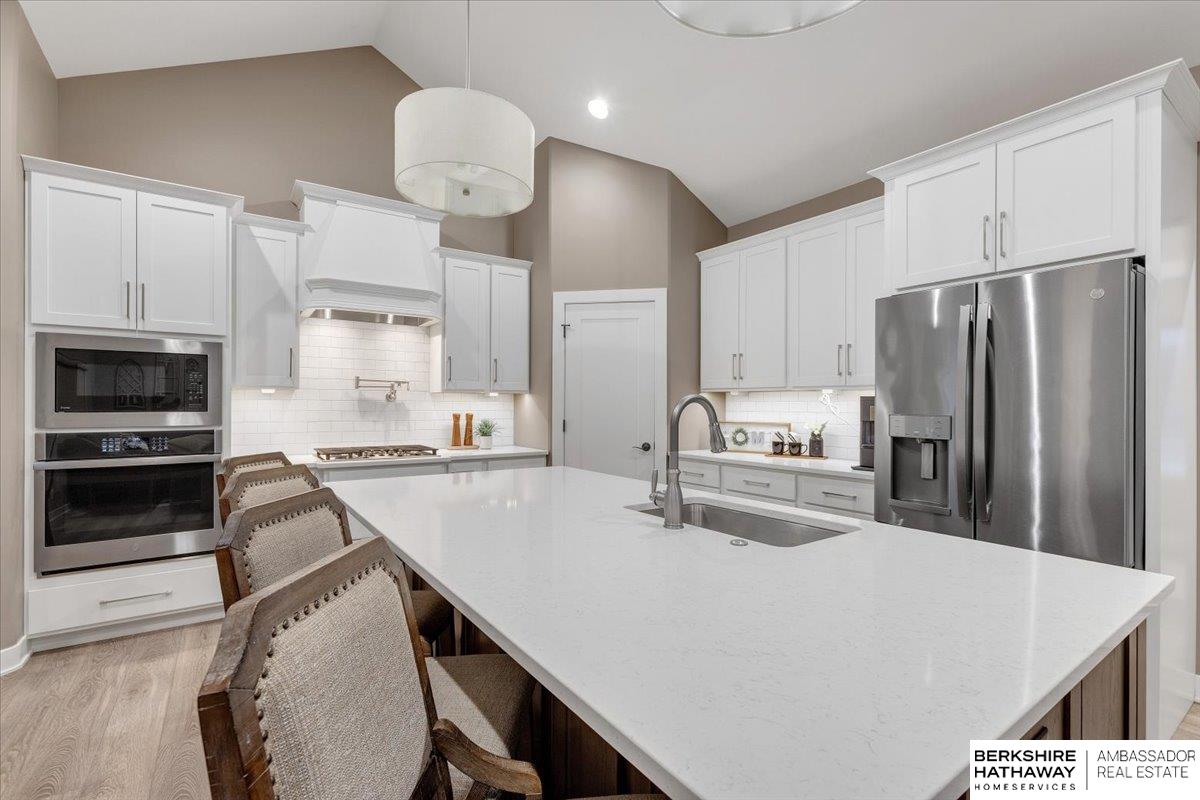 175 N 10th Avenue