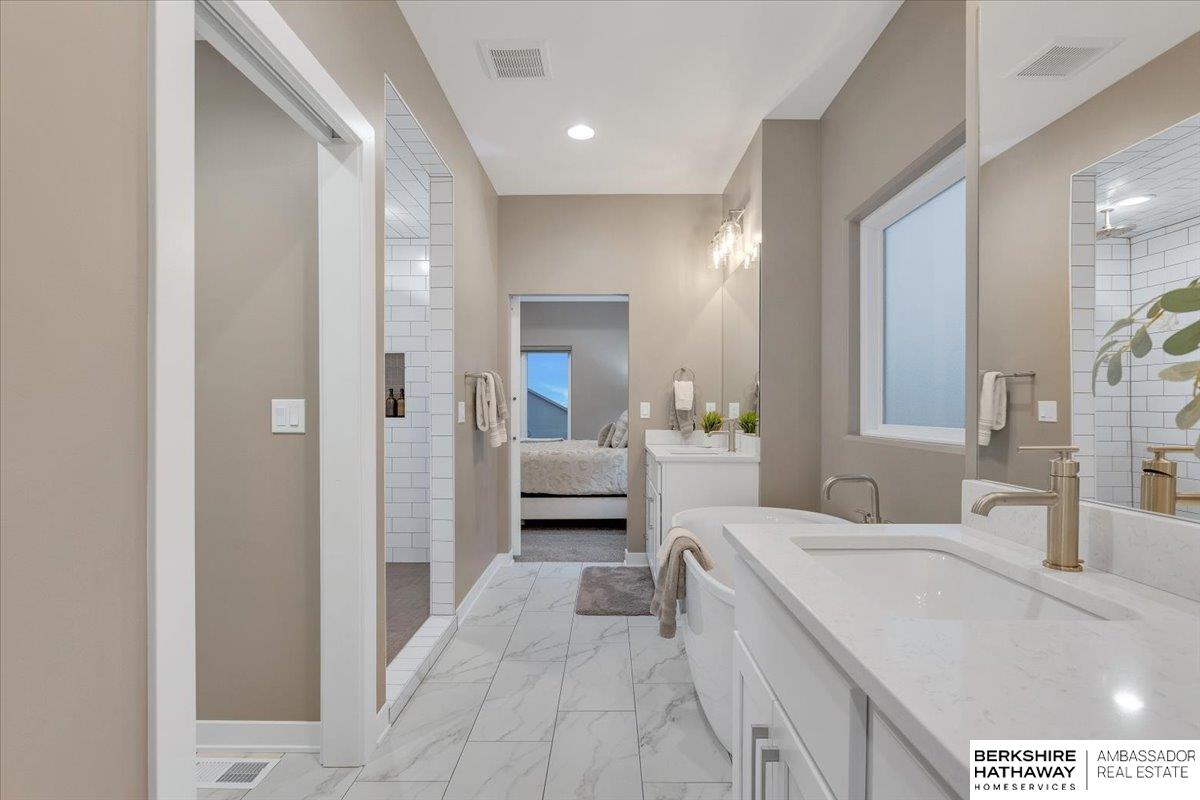 175 N 10th Avenue
