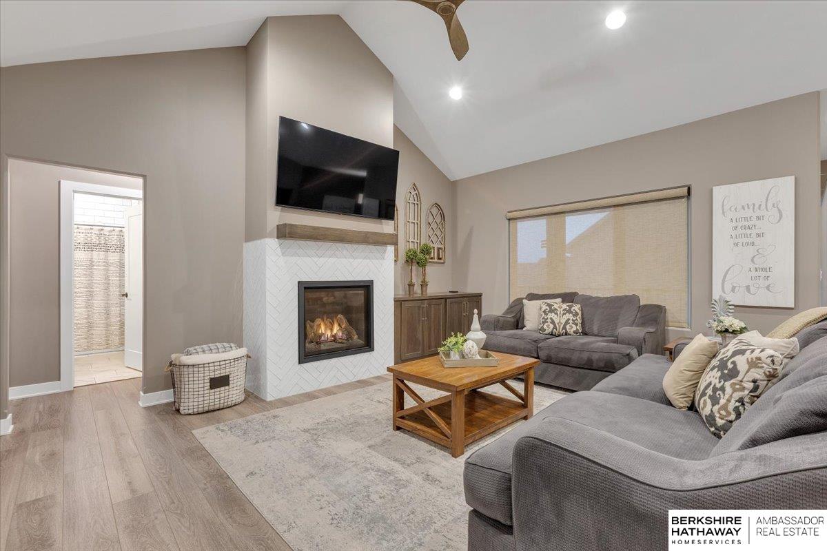175 N 10th Avenue