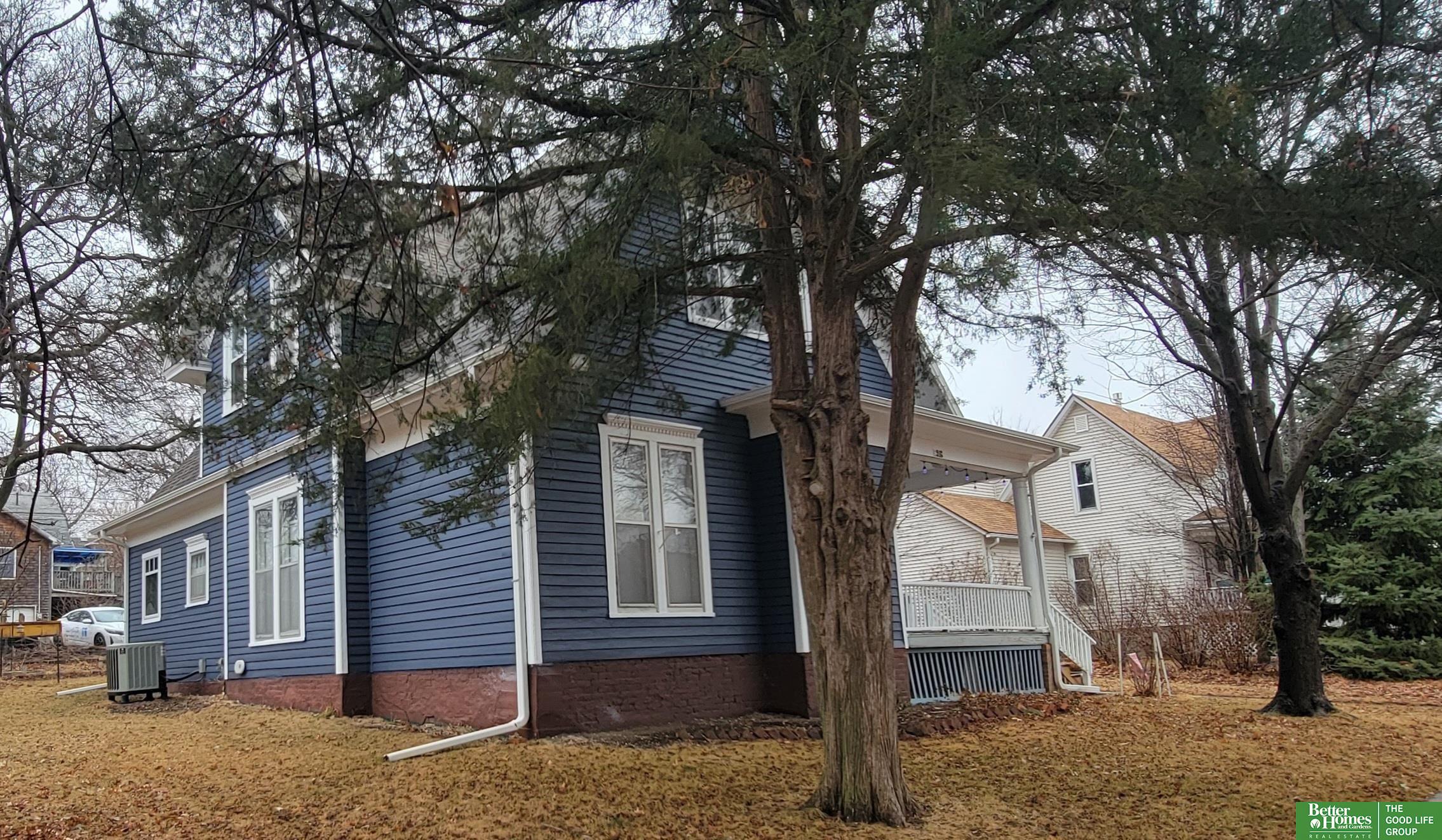 916 N Iowa Avenue