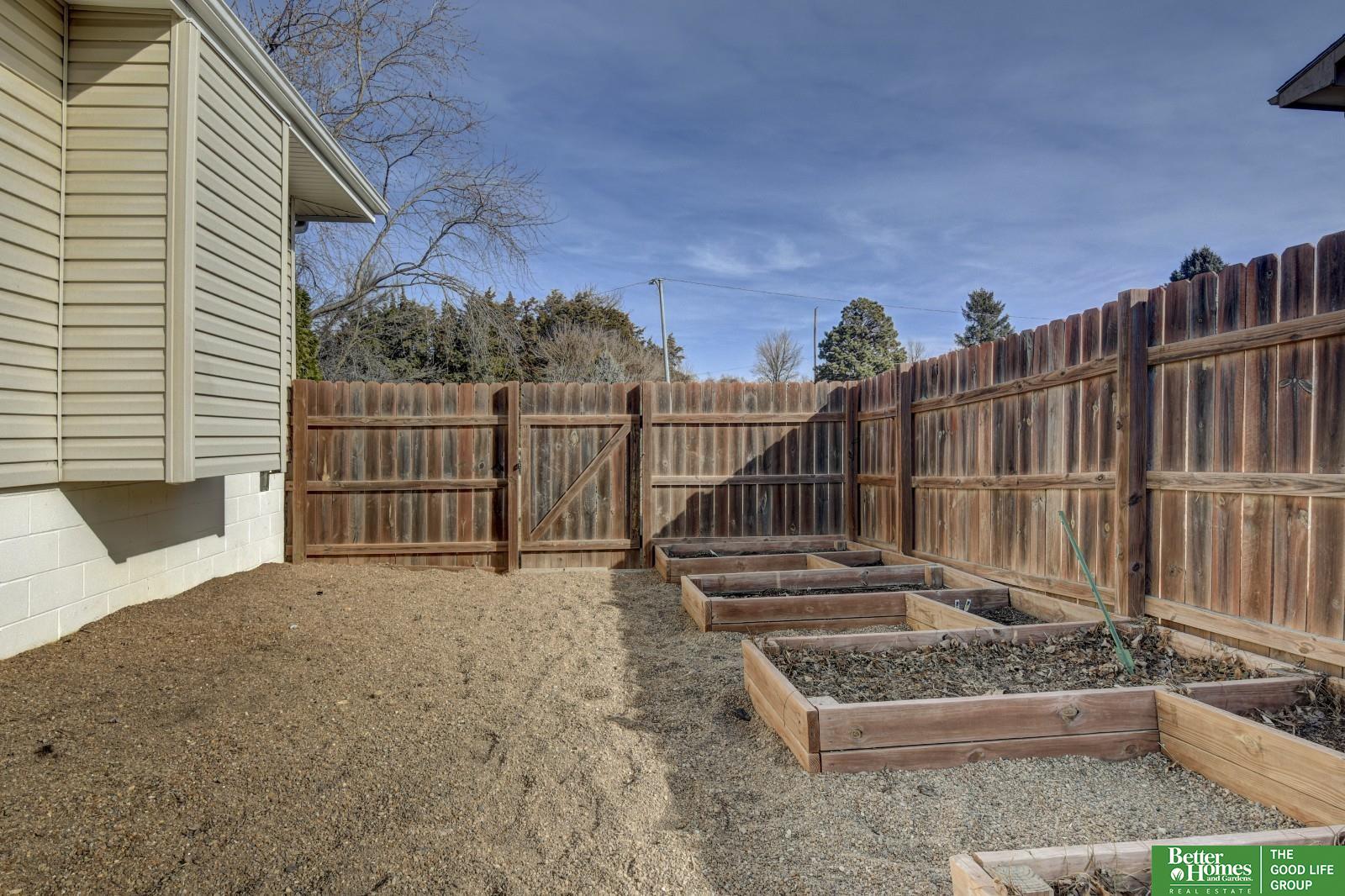 5023 Ernst Street