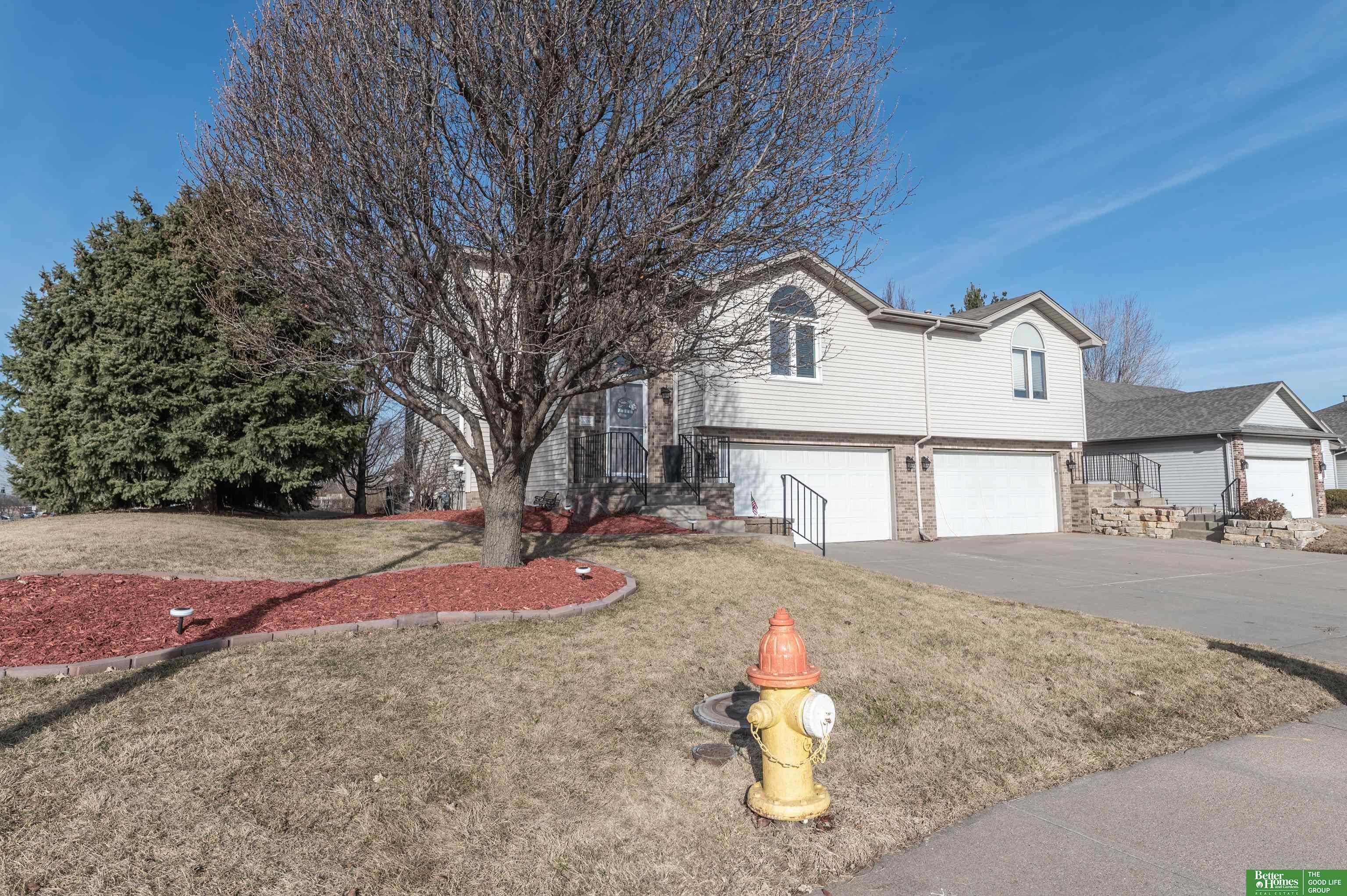 3706 N 157 Circle